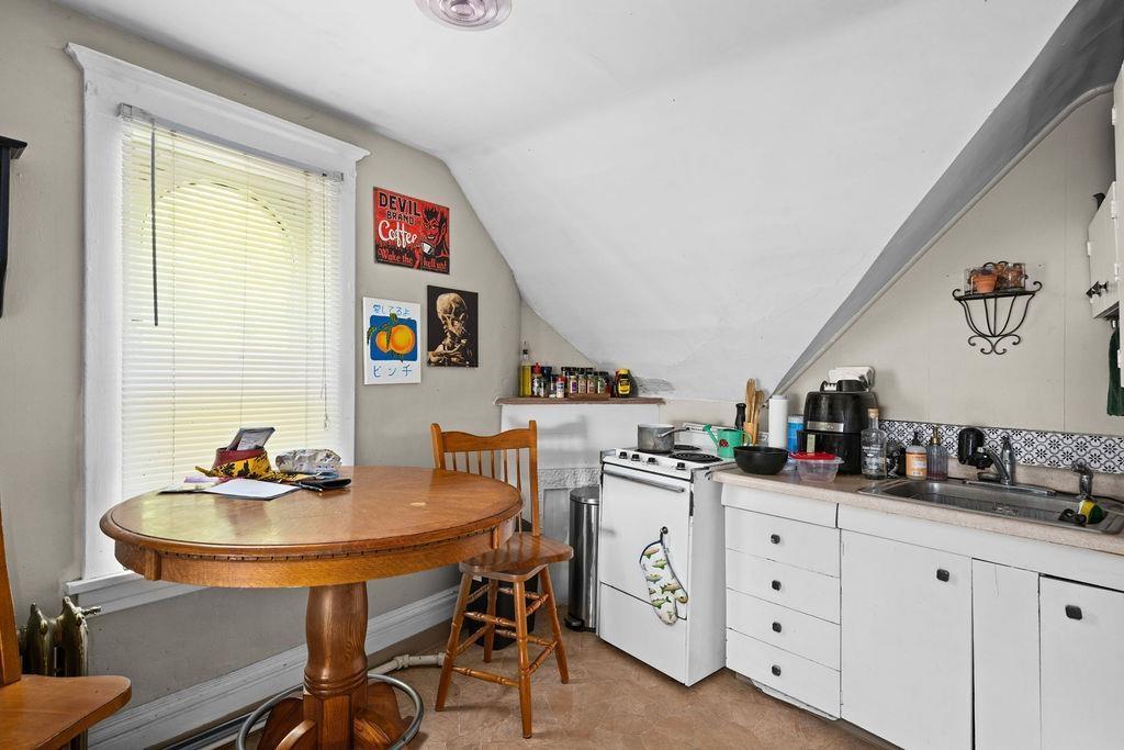 Homes for sale in Duluth, MN | 1801 E 4Th St, Duluth, MN 55812 | MLS# 7038886