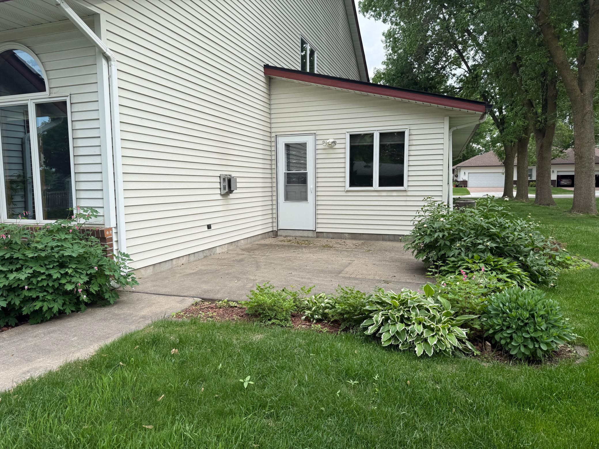 2nd image of 715 1st St Se, New Prague, MN 56071 | MLS# 7039000