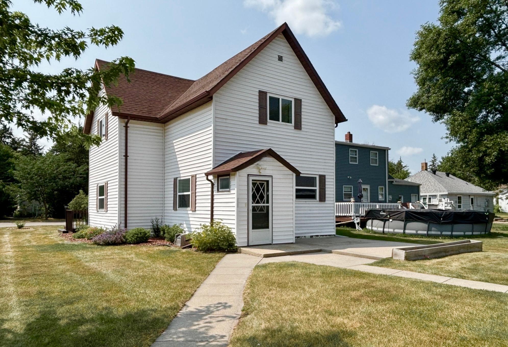 3rd image of 622 Saint Paul Ave S, Thief River Falls, MN 56701 | MLS# 7039058