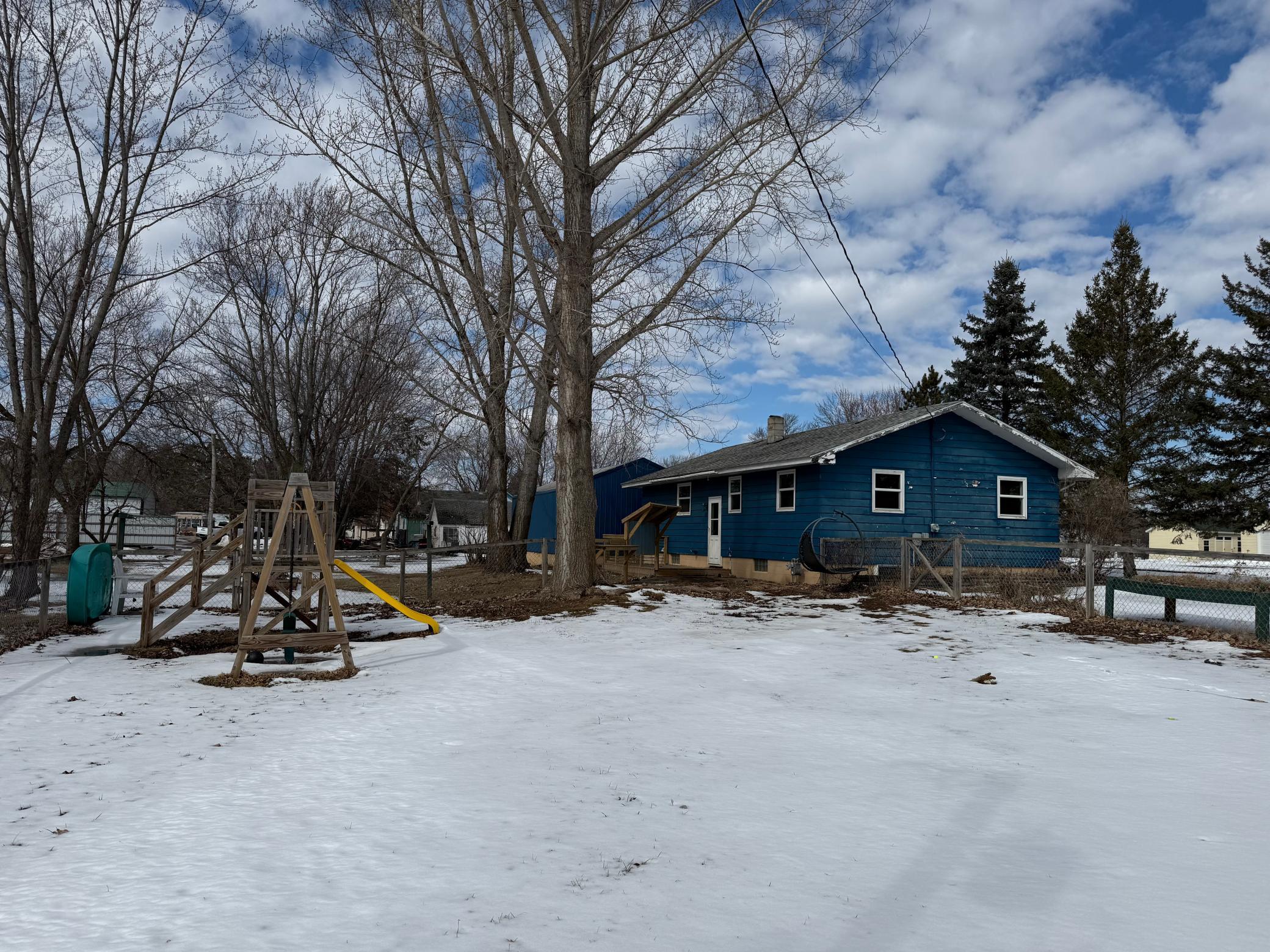 Homes for sale in Motley, MN | 64 Cedar St E, Motley, MN 56466 | MLS# 7039678