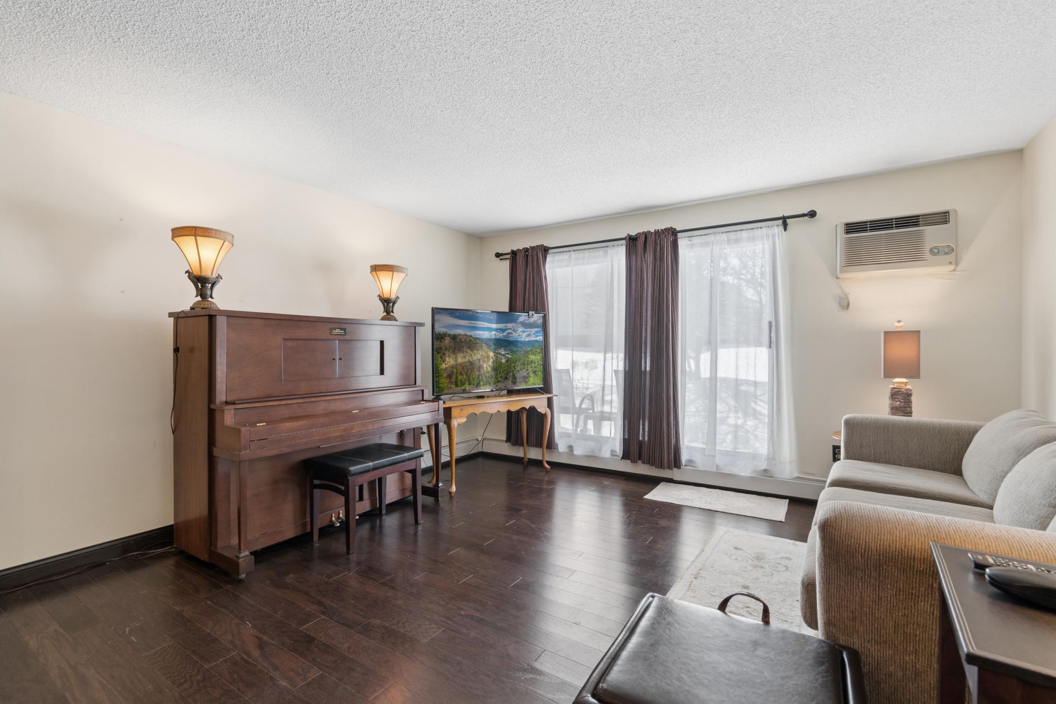 Homes for sale in Saint Anthony, MN | 4002 Foss Rd #102, Saint Anthony, MN 55421 | MLS# 7039725