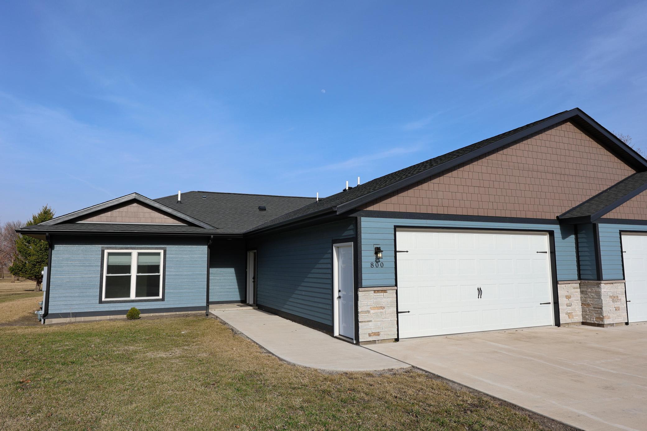 Homes for sale in Fairfax, MN | 800 Elm Dr, Fairfax, MN 55332 | MLS# 7039810
