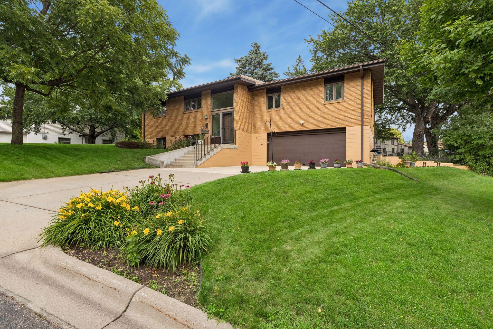 2nd image of 116 Victory Pl, South Saint Paul, MN 55075 | MLS# 7040290