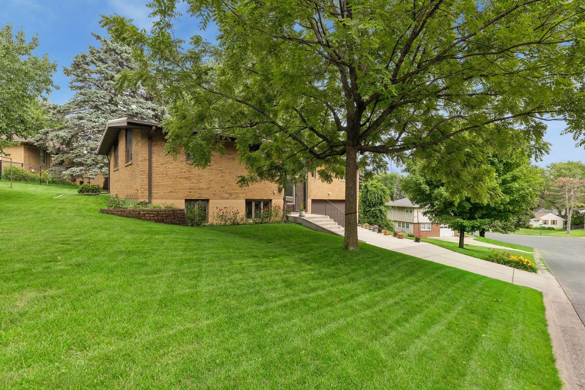 3rd image of 116 Victory Pl, South Saint Paul, MN 55075 | MLS# 7040290