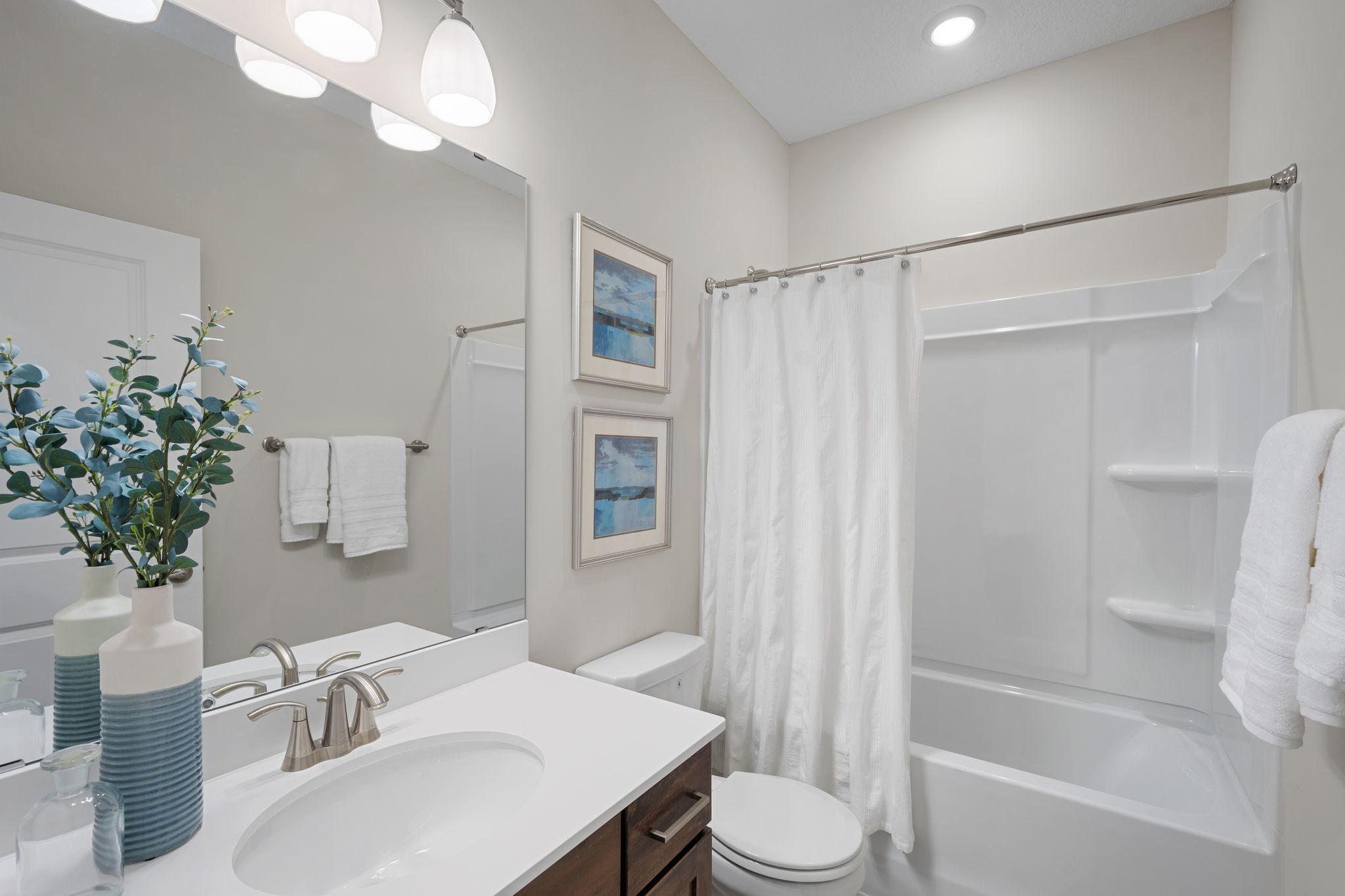 4th image of 17755 Ellsworth Dr, Lakeville, MN 55044 | MLS# 7040810