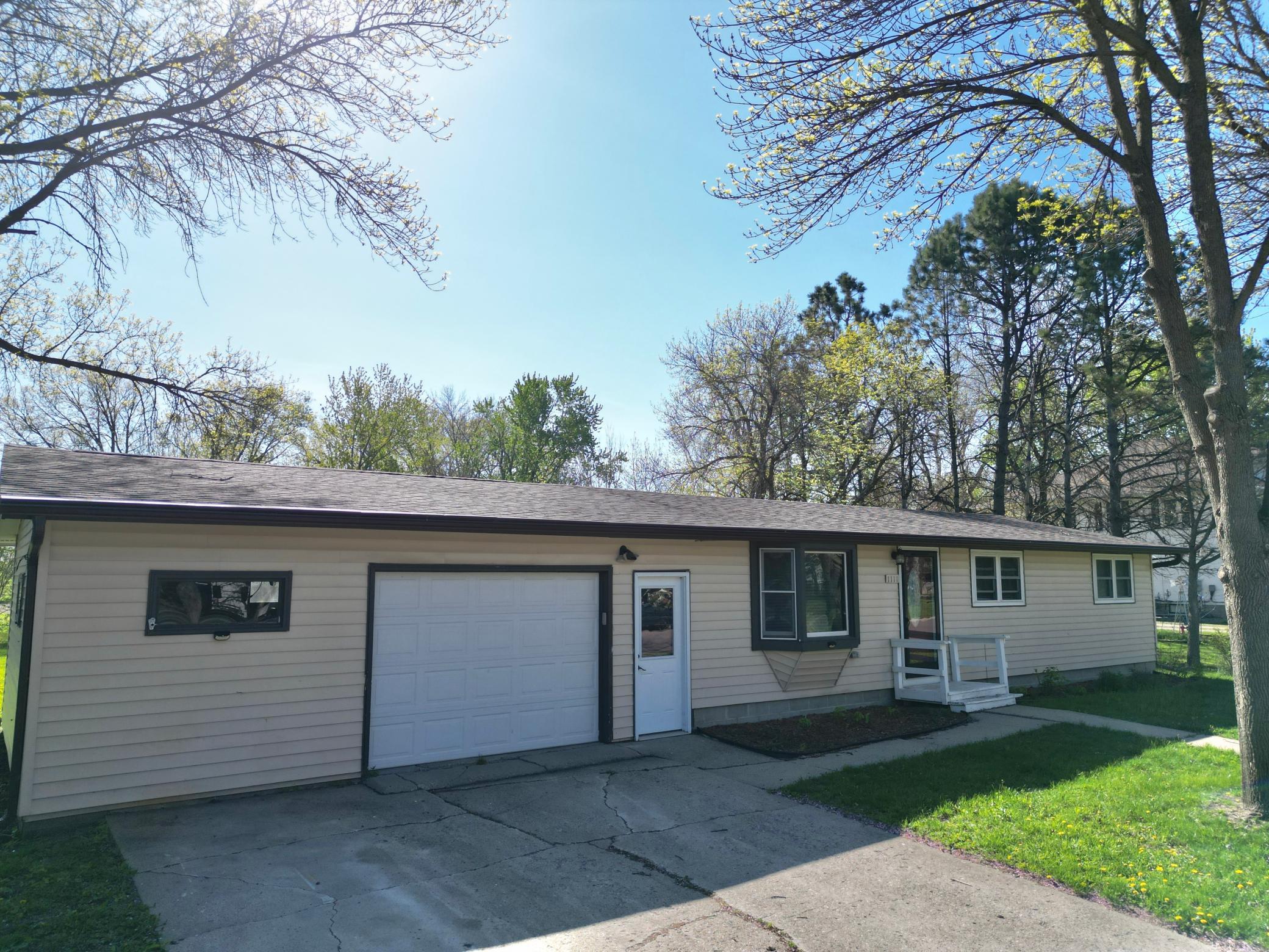 Homes for sale in Redwood Falls, MN | 1111 S Halvorson St, Redwood Falls, MN 56283 | MLS# 7040994