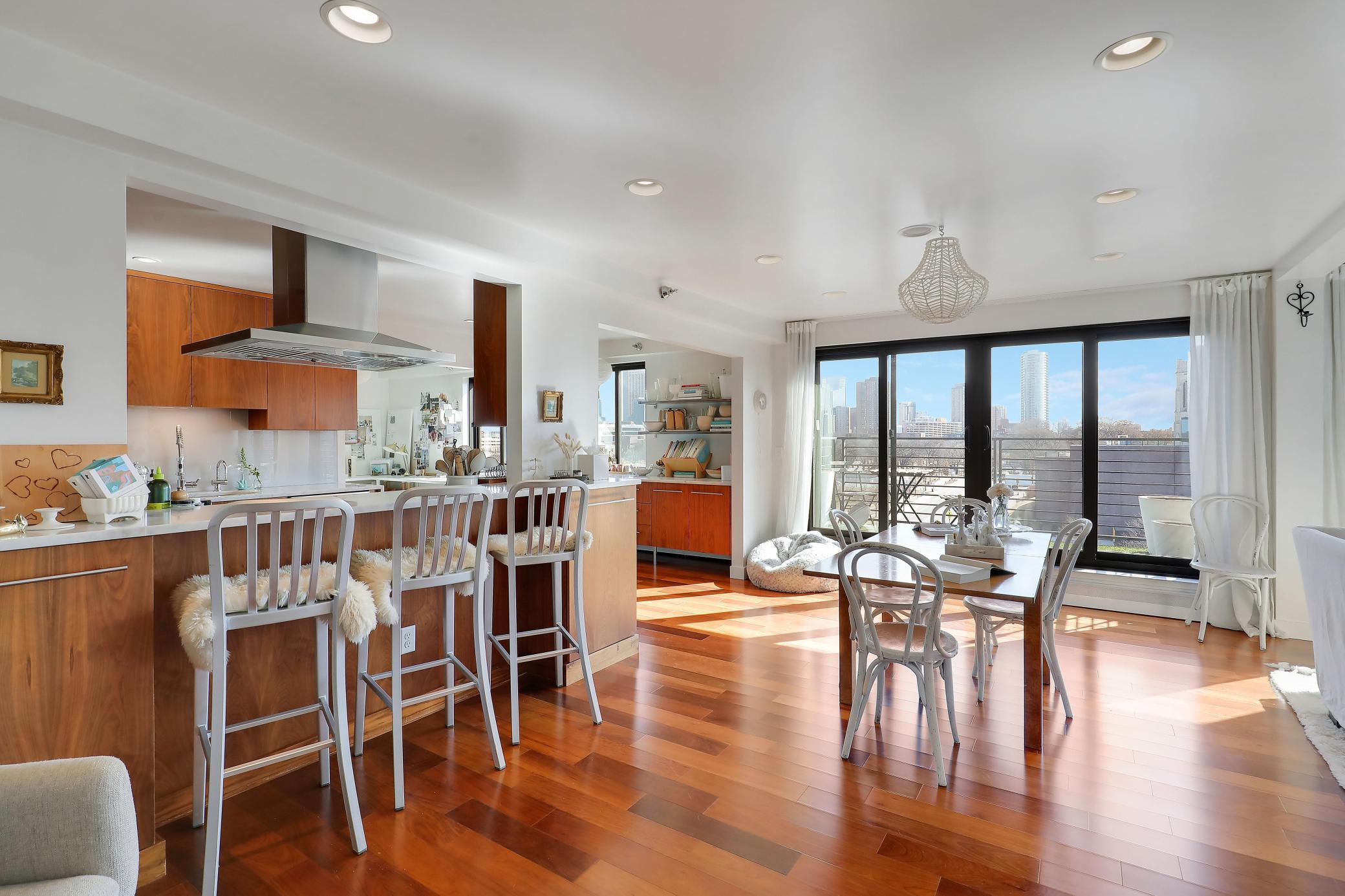 2nd image of 48 Groveland Ter #414, Minneapolis, MN 55403 | MLS# 7041145