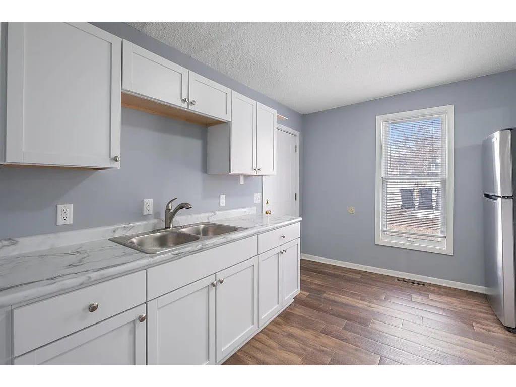 3rd image of 2723 Dupont Ave N, Minneapolis, MN 55411 | MLS# 7041608