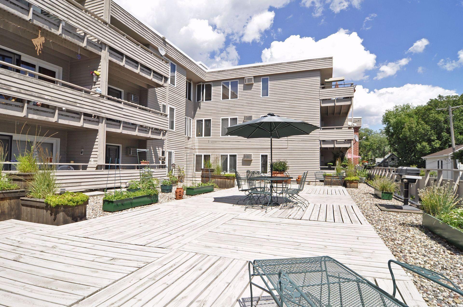 2nd image of 2425 E Franklin Ave, Minneapolis, MN 55406