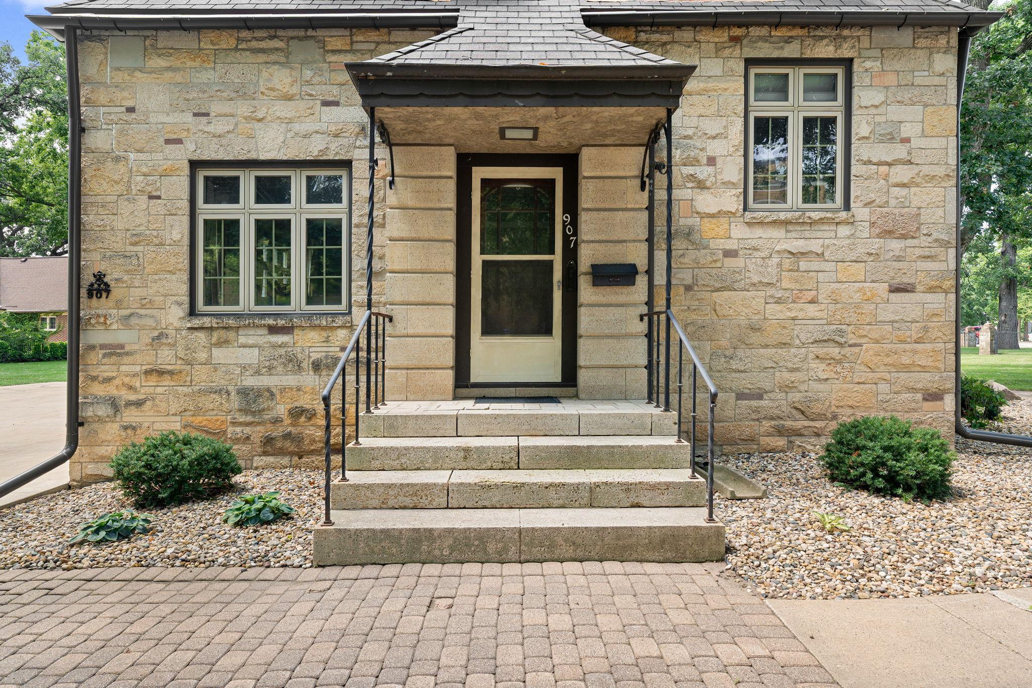2nd image of 907 1st Dr Nw, Austin, MN 55912 | MLS# 7042250