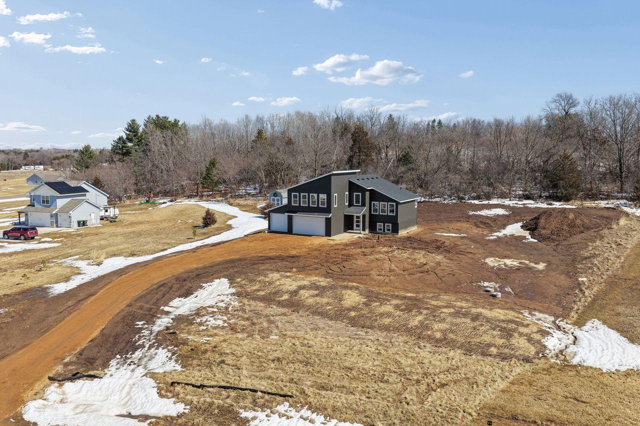 4th image of 739 Magoo Rd, Hudson, WI 54016 | MLS# 7042534