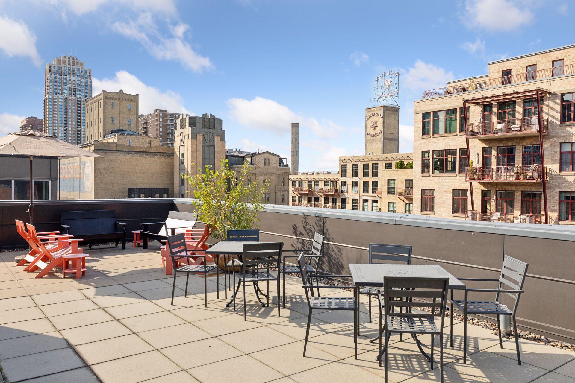 2nd image of 200 Park Ave, Minneapolis, MN 55415