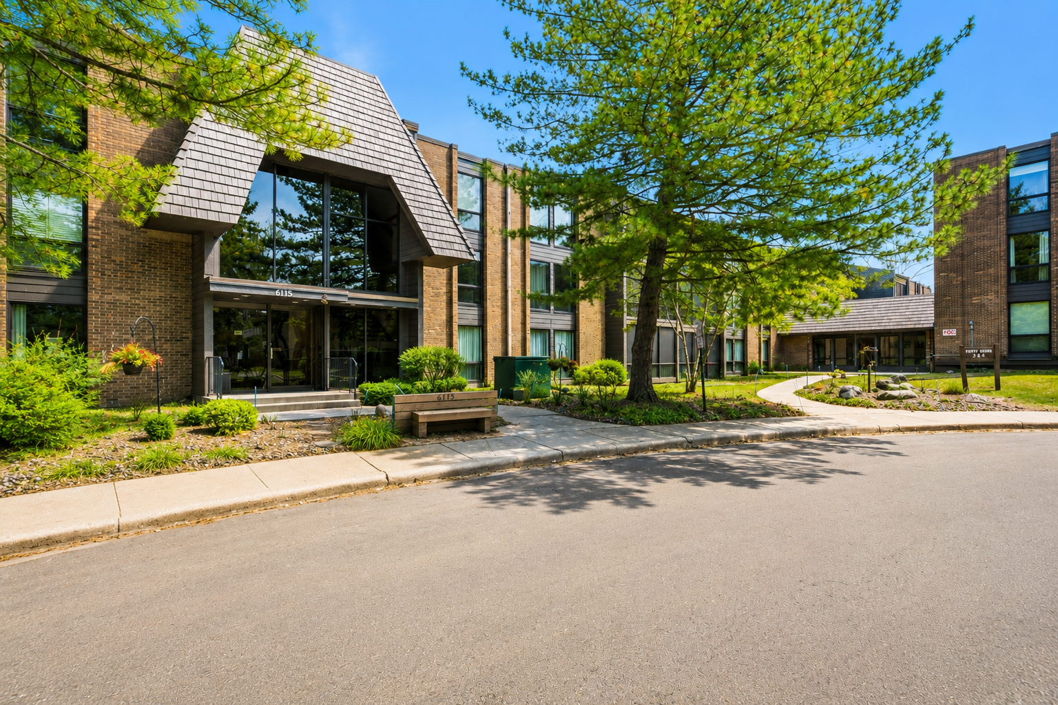 1st image of 6115 Lincoln Dr #152, Minneapolis, MN 55436 | MLS# 7043044