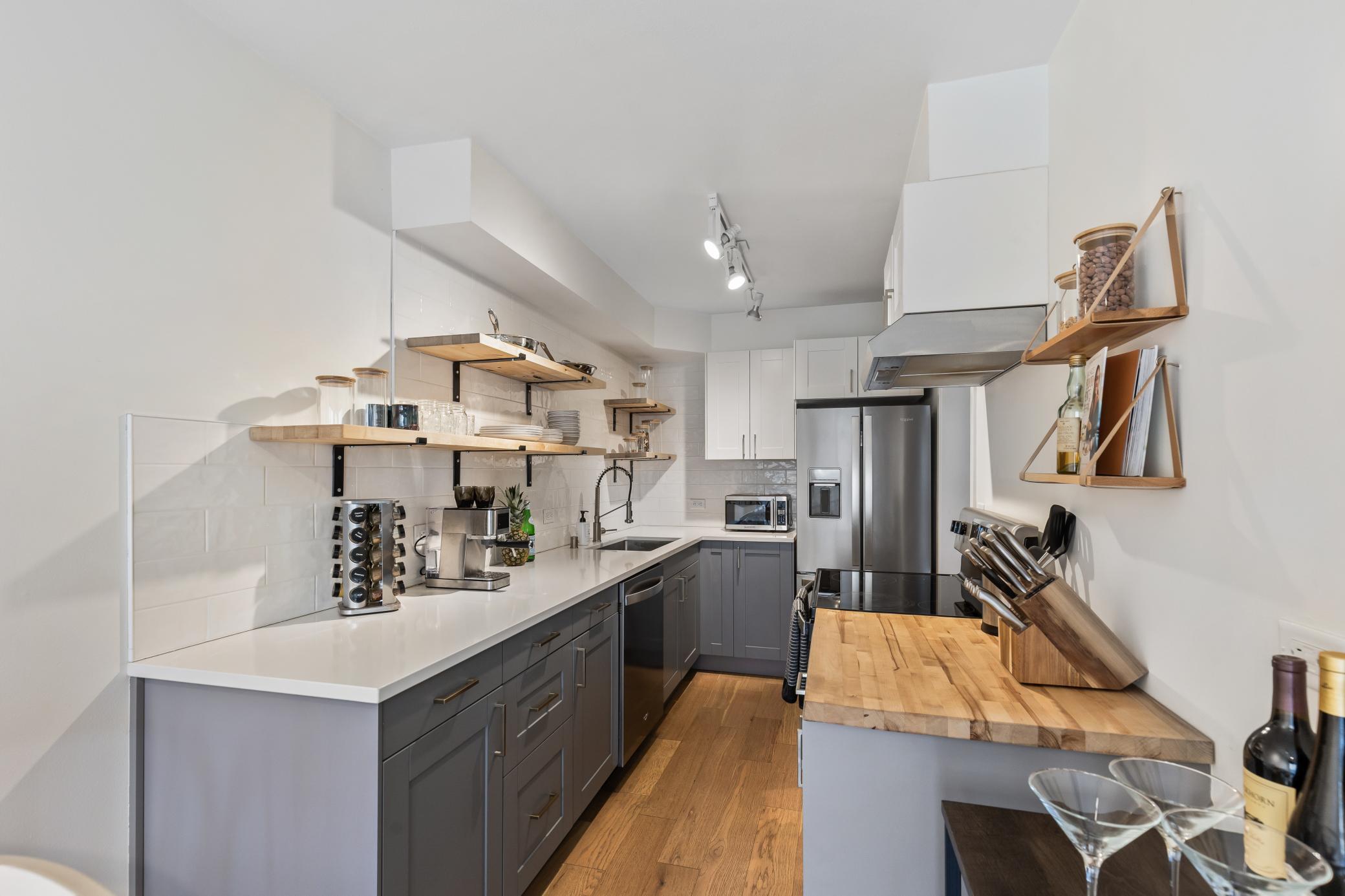 2nd image of 2928 Dean Pkwy #2L, Minneapolis, MN 55416 | MLS# 7043158