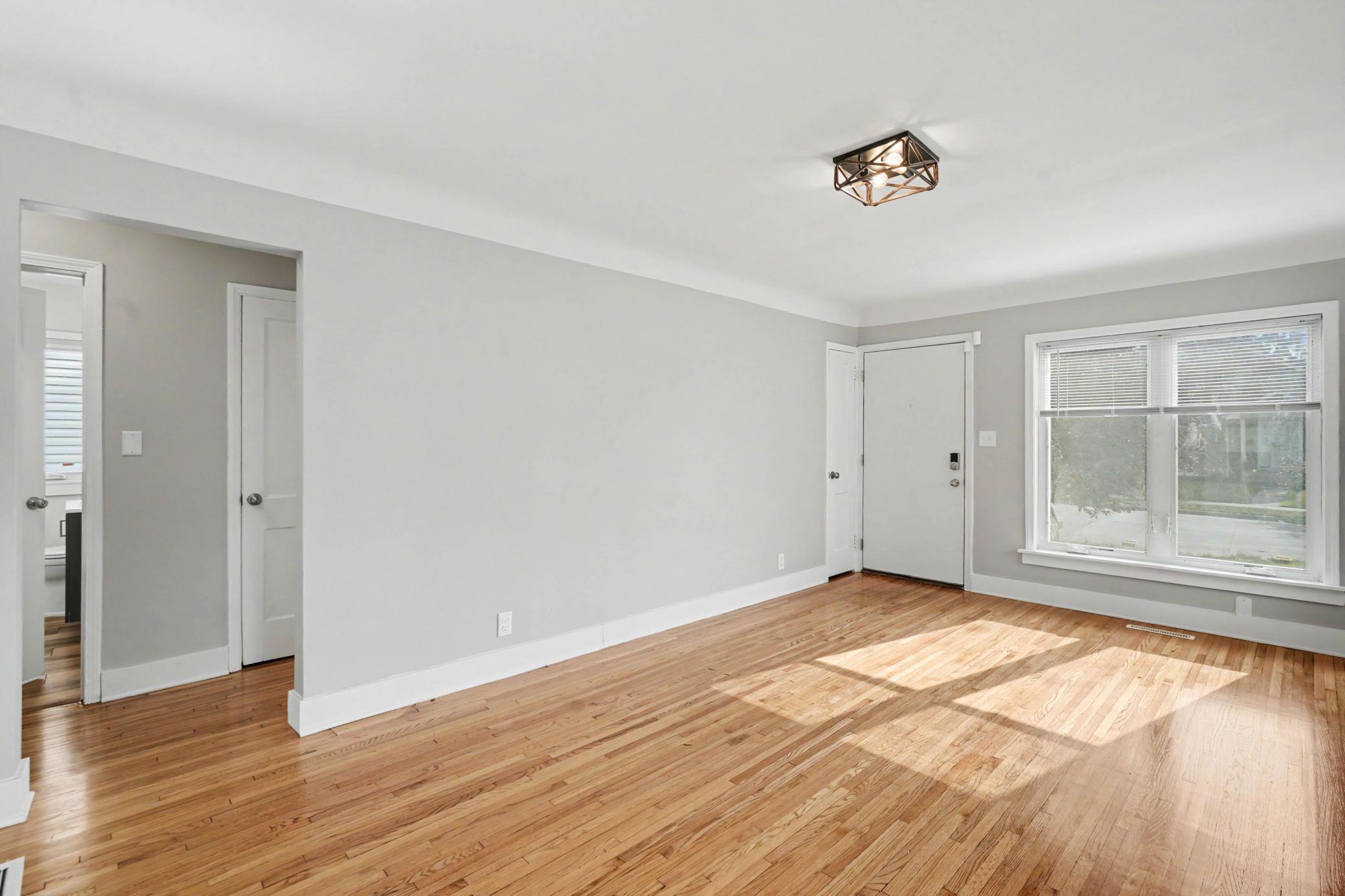 5th image of 2601 Girard Ave N, Minneapolis, MN 55411 | MLS# 7043355