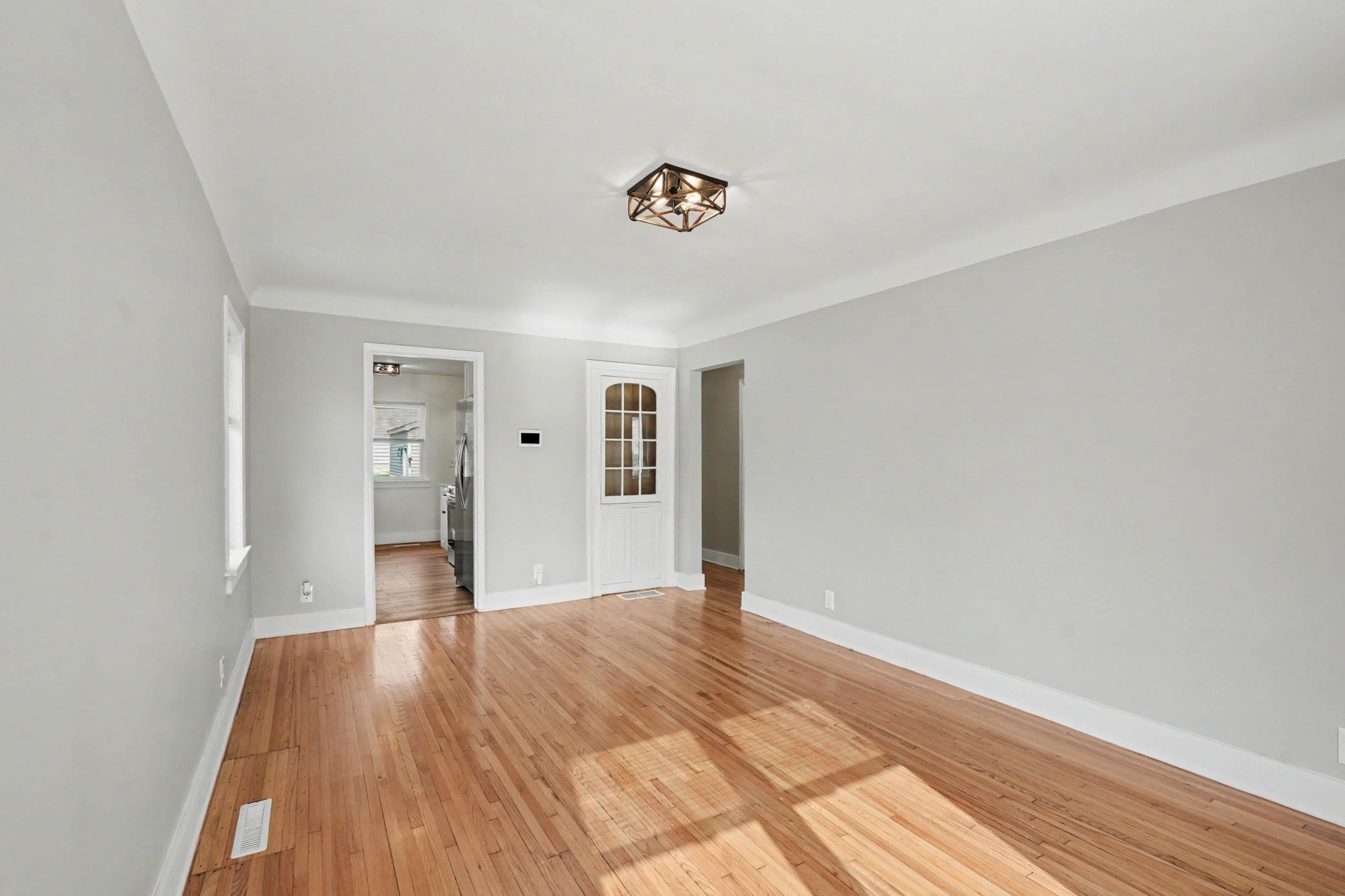 3rd image of 2601 Girard Ave N, Minneapolis, MN 55411 | MLS# 7043355