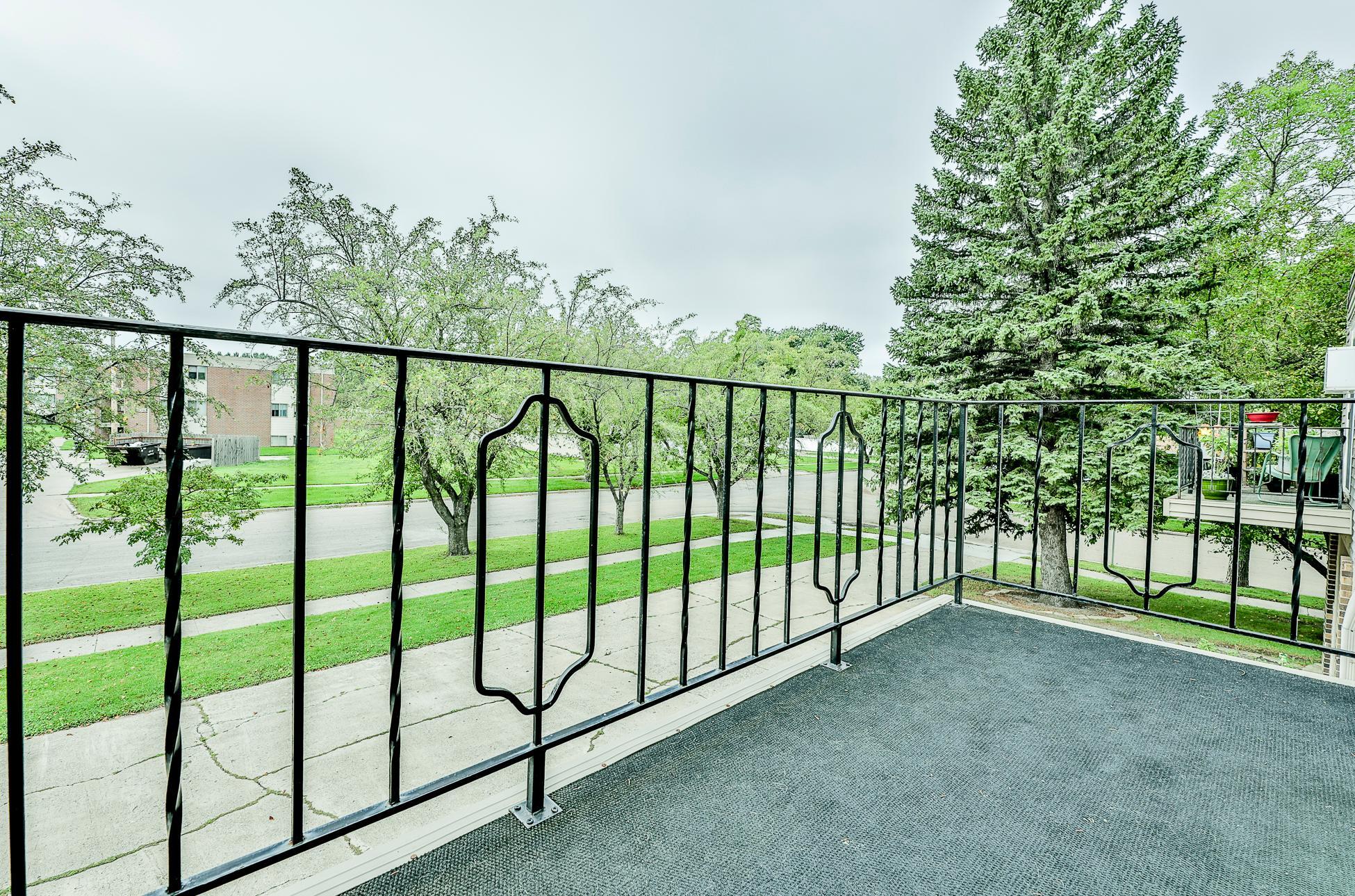 2nd image of 1516 19 1/2 St S #6, Moorhead, MN 56560 | MLS# 7044041
