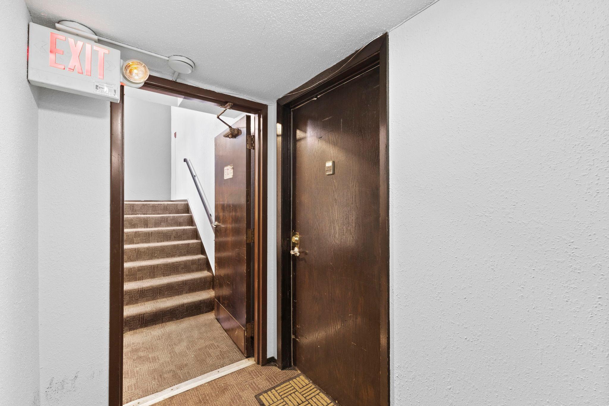 2nd image of 520 Ridgewood Ave #4, Minneapolis, MN 55403 | MLS# 7044161