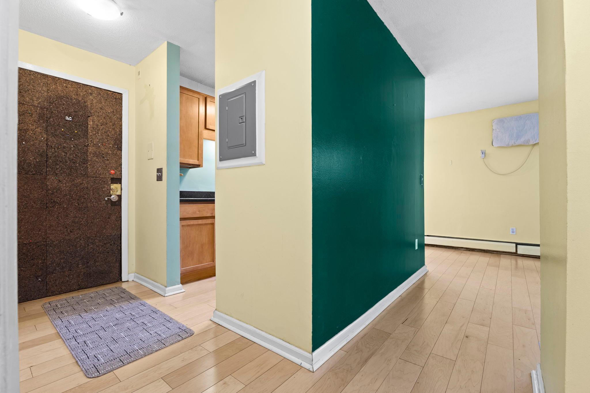 5th image of 520 Ridgewood Ave #4, Minneapolis, MN 55403 | MLS# 7044161