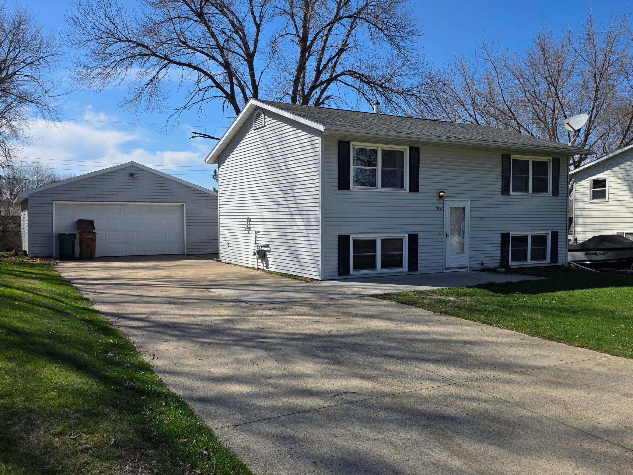 2nd image of 1617 Crystal Dr, Albert Lea, MN 56007 | MLS# 7044394