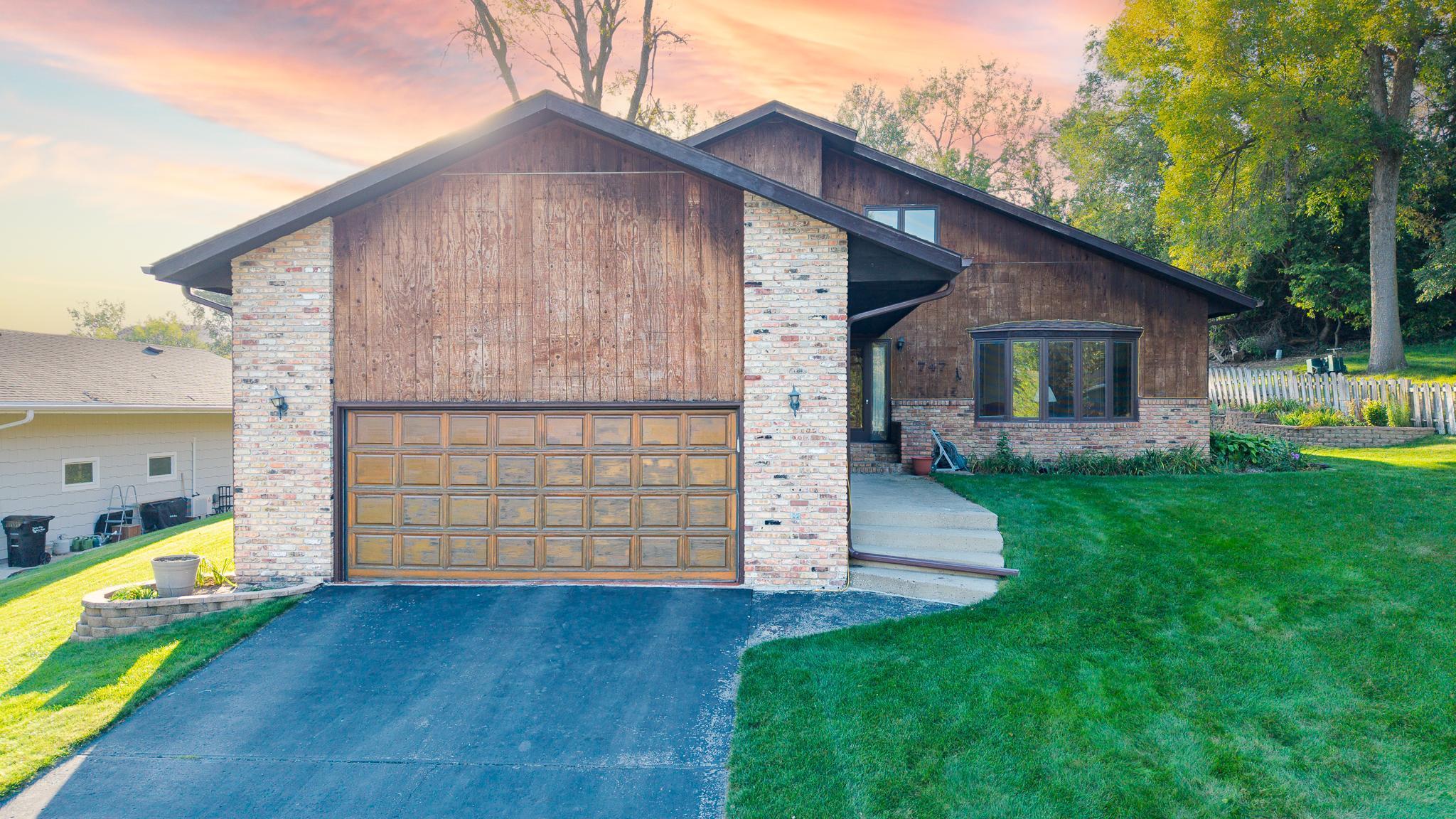 1st image of 747 5th Ave Nw, Valley City, ND 58072 | MLS# 7045015
