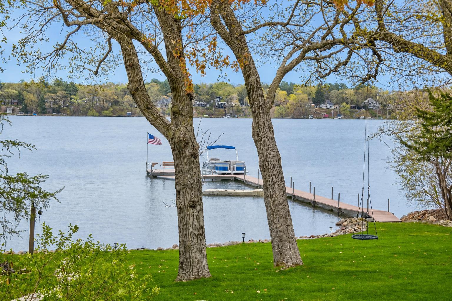 3rd image of 5256 Oxford St N, Saint Paul, MN 55126 | MLS# 7045191