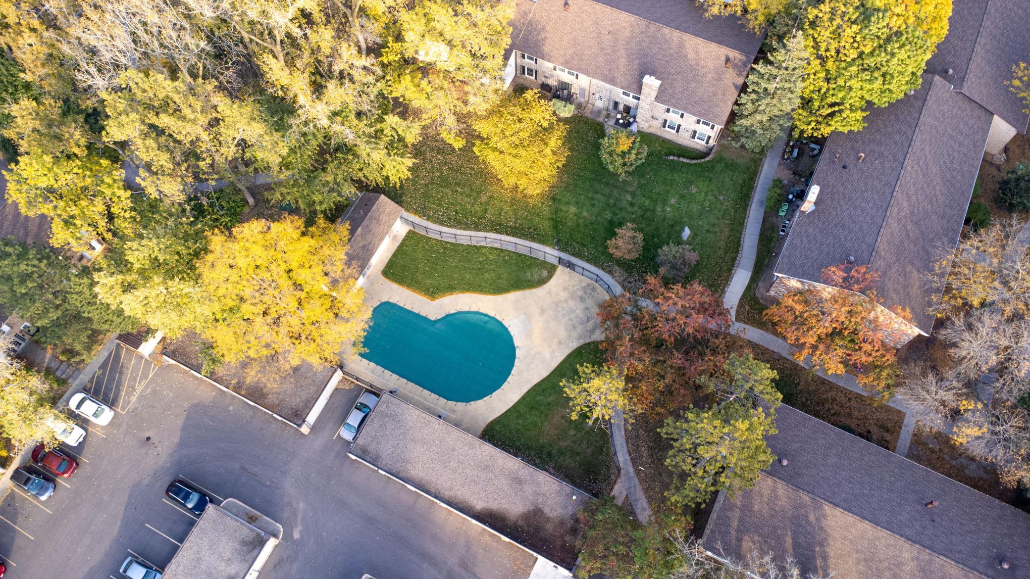 2nd image of 4548 Cedar Lake Rd S, Saint Louis Park, MN 55416
