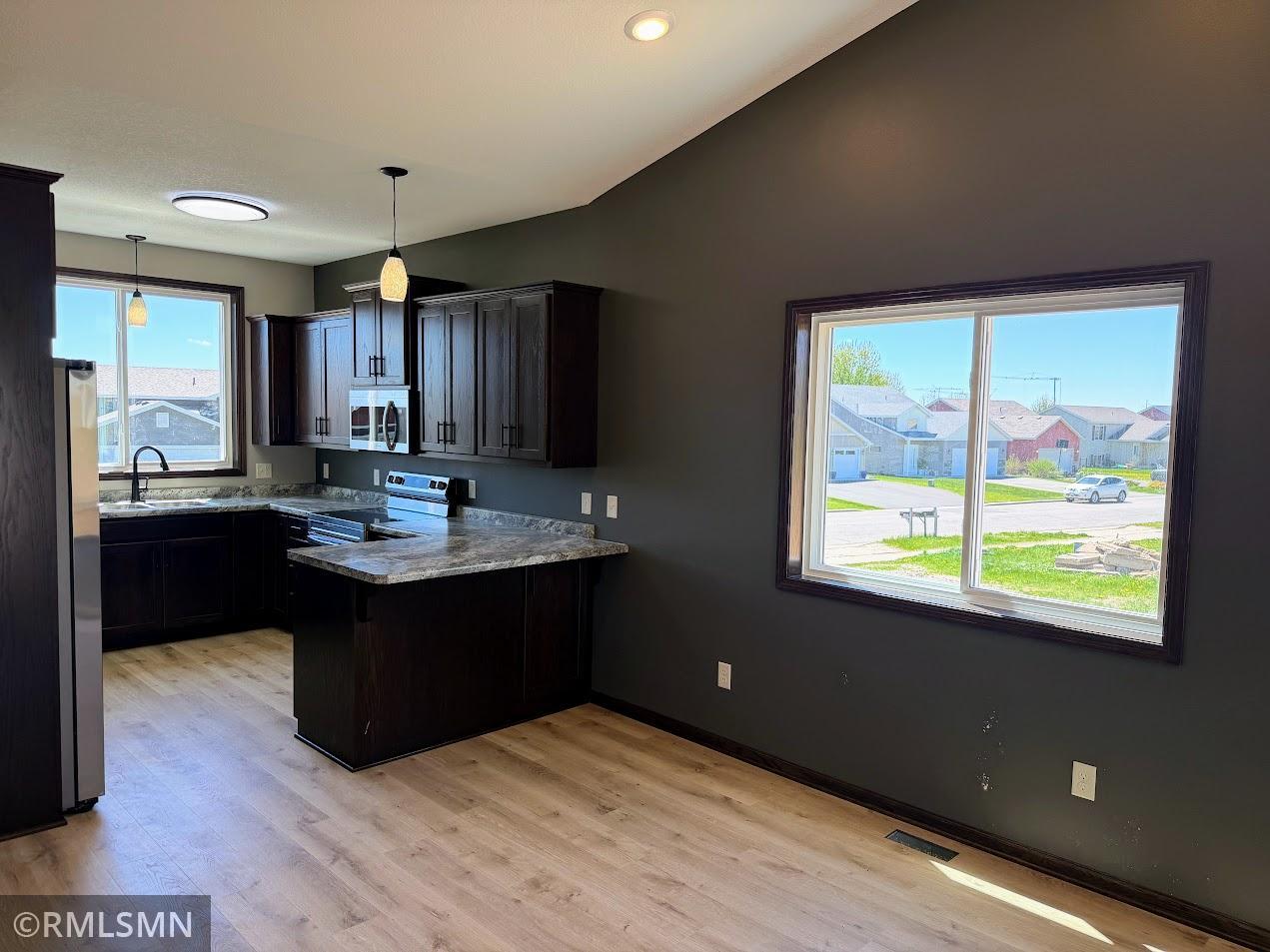 4th image of 1661 Park View Ln Ne, Sauk Rapids, MN 56379 | MLS# 7047045