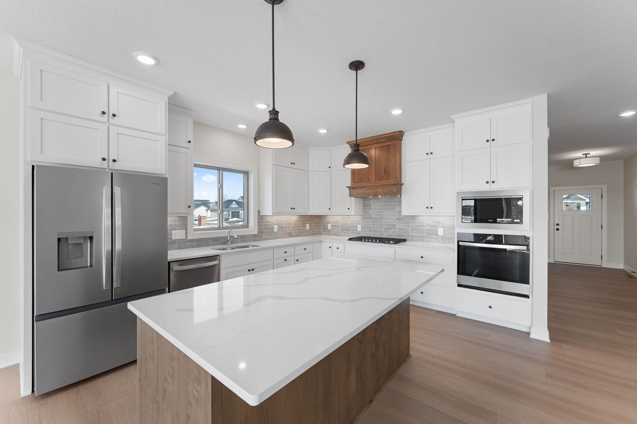 2nd image of 17779 Ellsworth Dr, Lakeville, MN 55044 | MLS# 7048805
