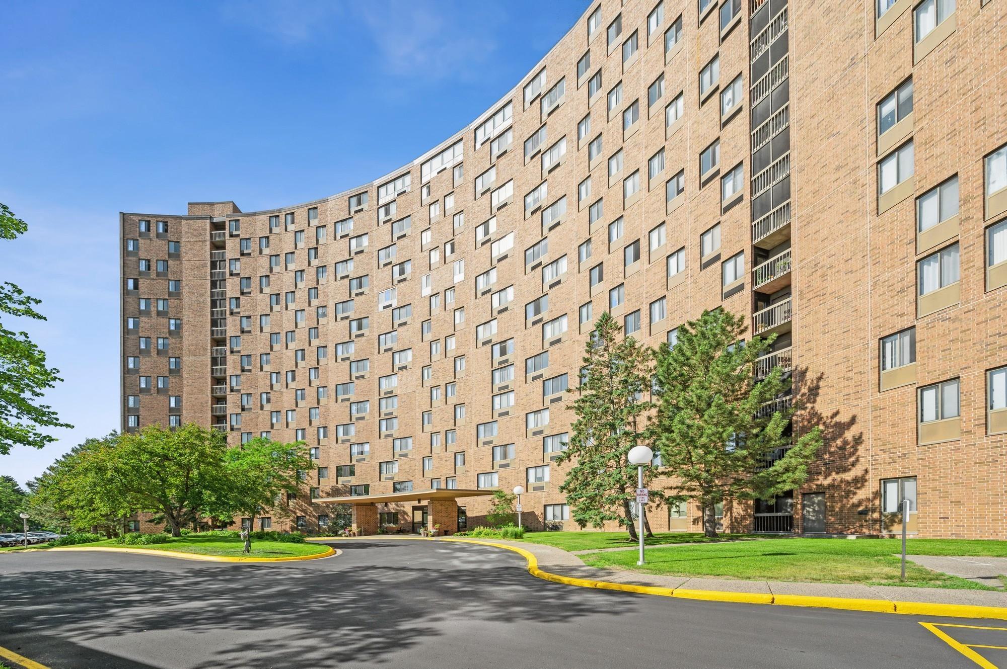 Homes for sale in Saint Paul, MN | 1181 Edgcumbe Rd #1105, Saint Paul, MN 55105 | MLS# 7048869
