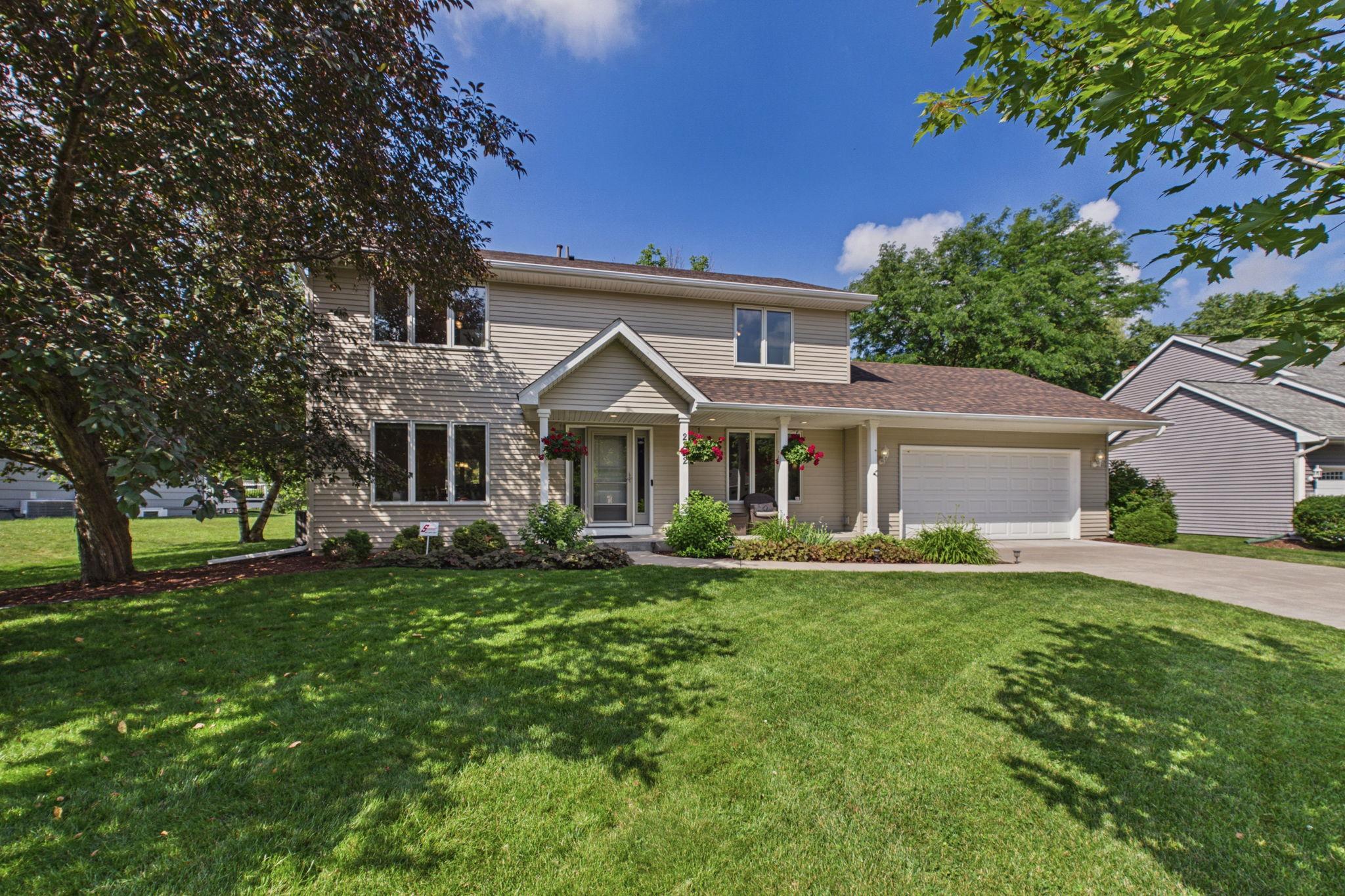 1st image of 2222 Parkview Ln, Saint Paul, MN 55125 | MLS# 7049536
