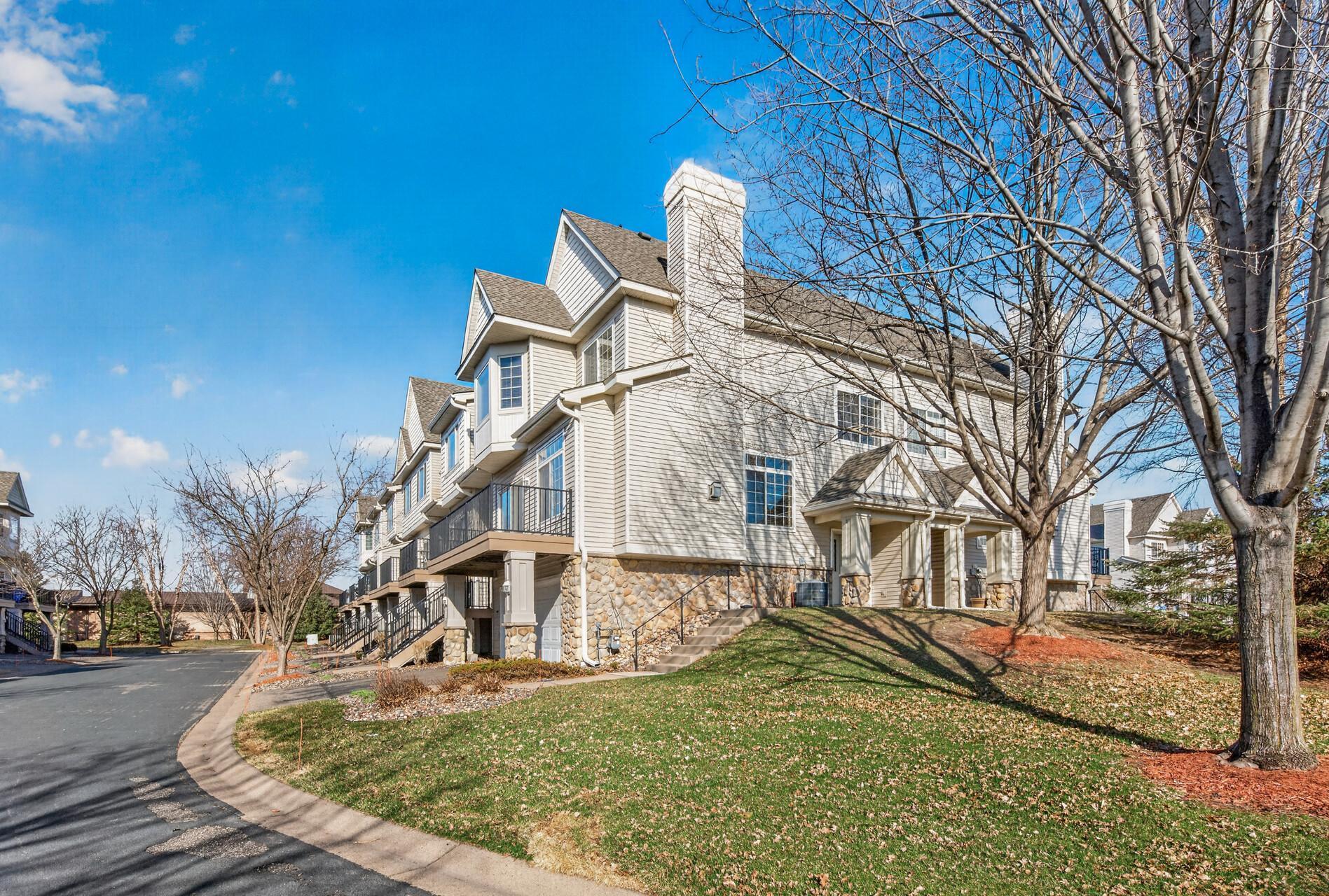 4th image of 2310 Eagle Trace Ln, Saint Paul, MN 55129 | MLS# 7049654