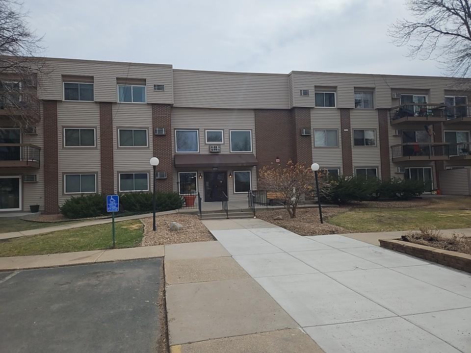 3rd image of 2800 Hillsboro Ave N, New Hope, MN 55427