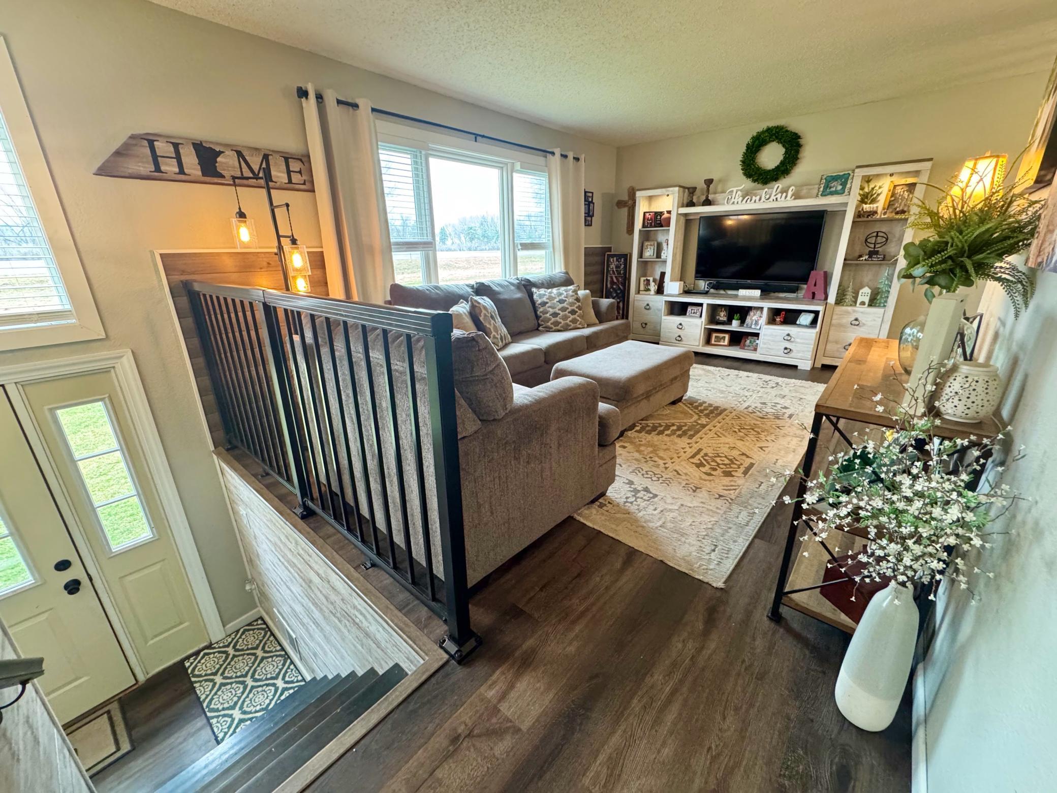 2nd image of 501 Hawthorne Dr, Marshall, MN 56258 | MLS# 7050110