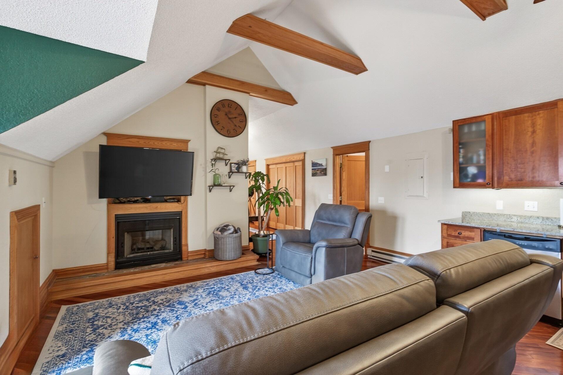 2nd image of 1936 Aldrich Ave S #E301, Minneapolis, MN 55403 | MLS# 7050149