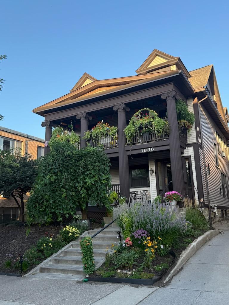3rd image of 1936 Aldrich Ave S, Minneapolis, MN 55403