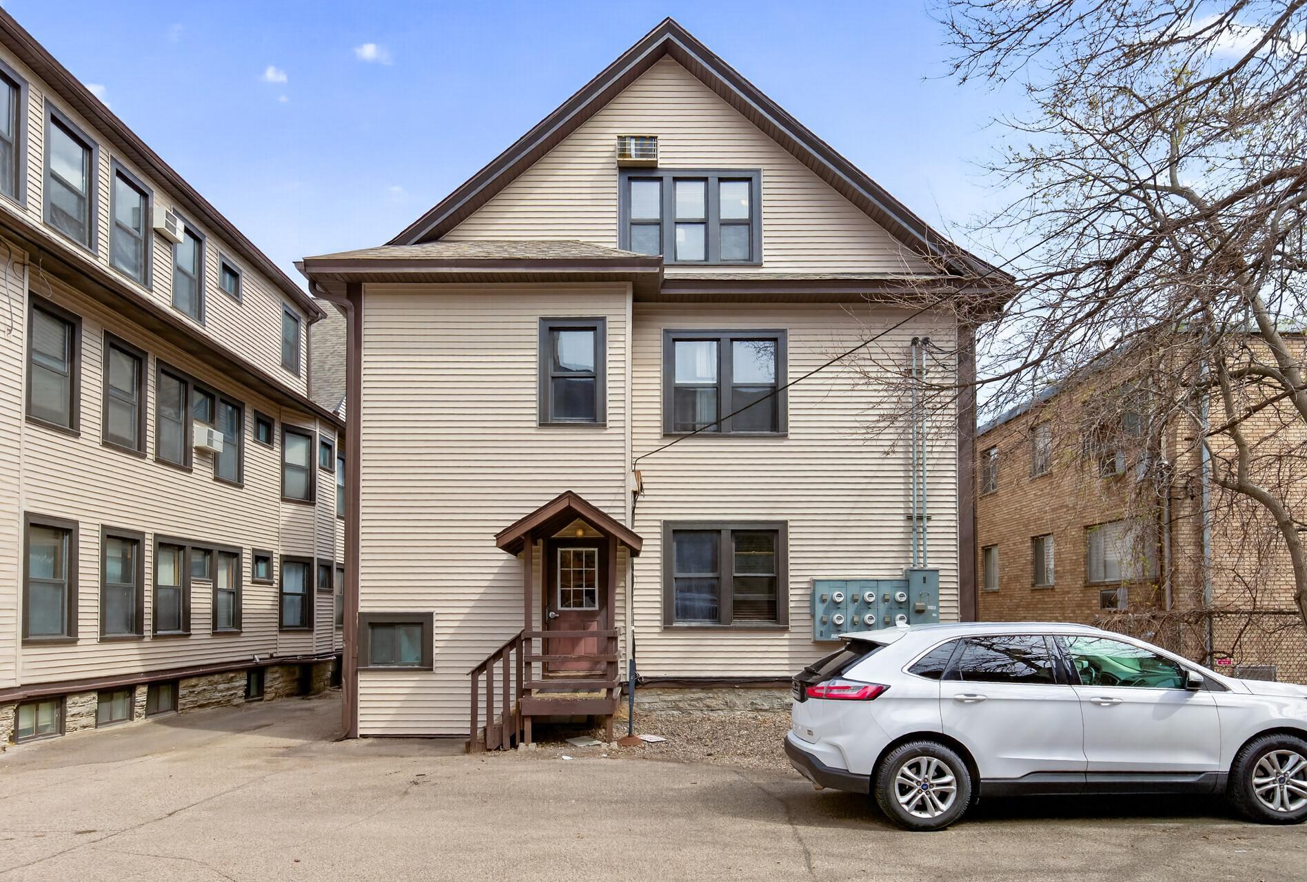 2nd image of 1936 Aldrich Ave S, Minneapolis, MN 55403