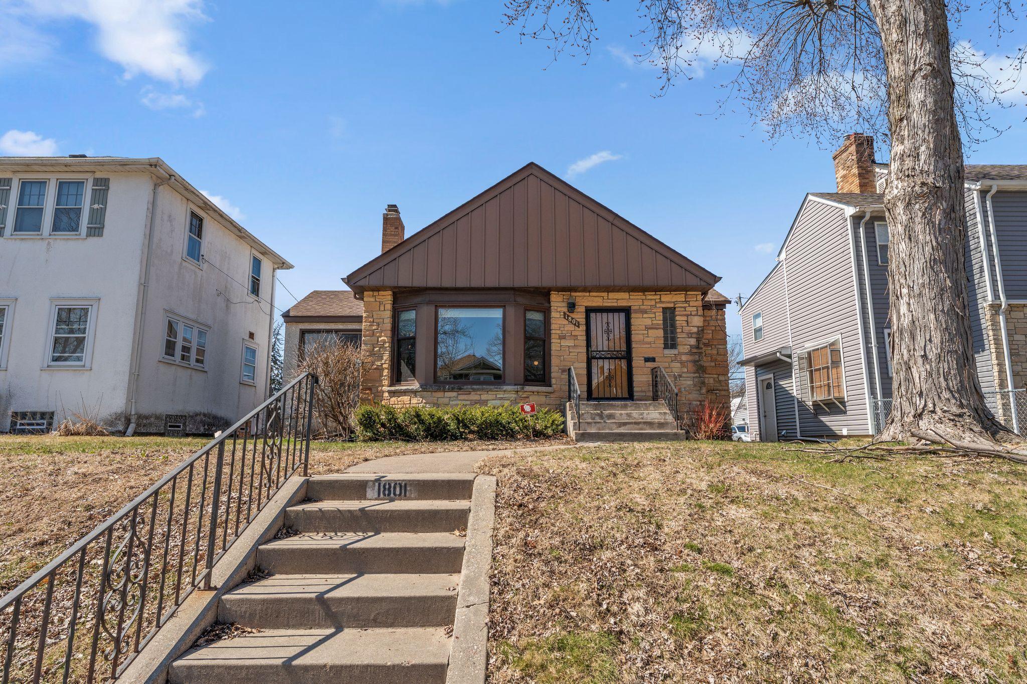 Homes for sale in Minneapolis, MN | 1801 Oliver Ave N, Minneapolis, MN 55411 | MLS# 7050583