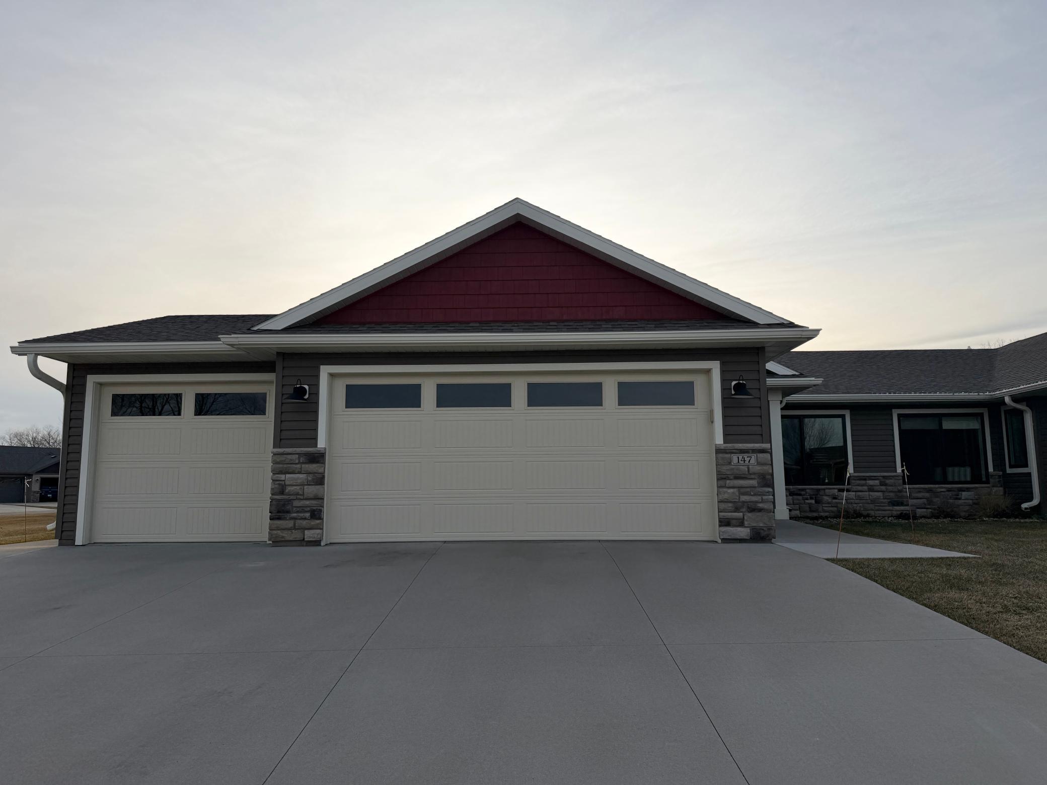 3rd image of 147 Highland Cir, Zumbrota, MN 55992 | MLS# 7051983