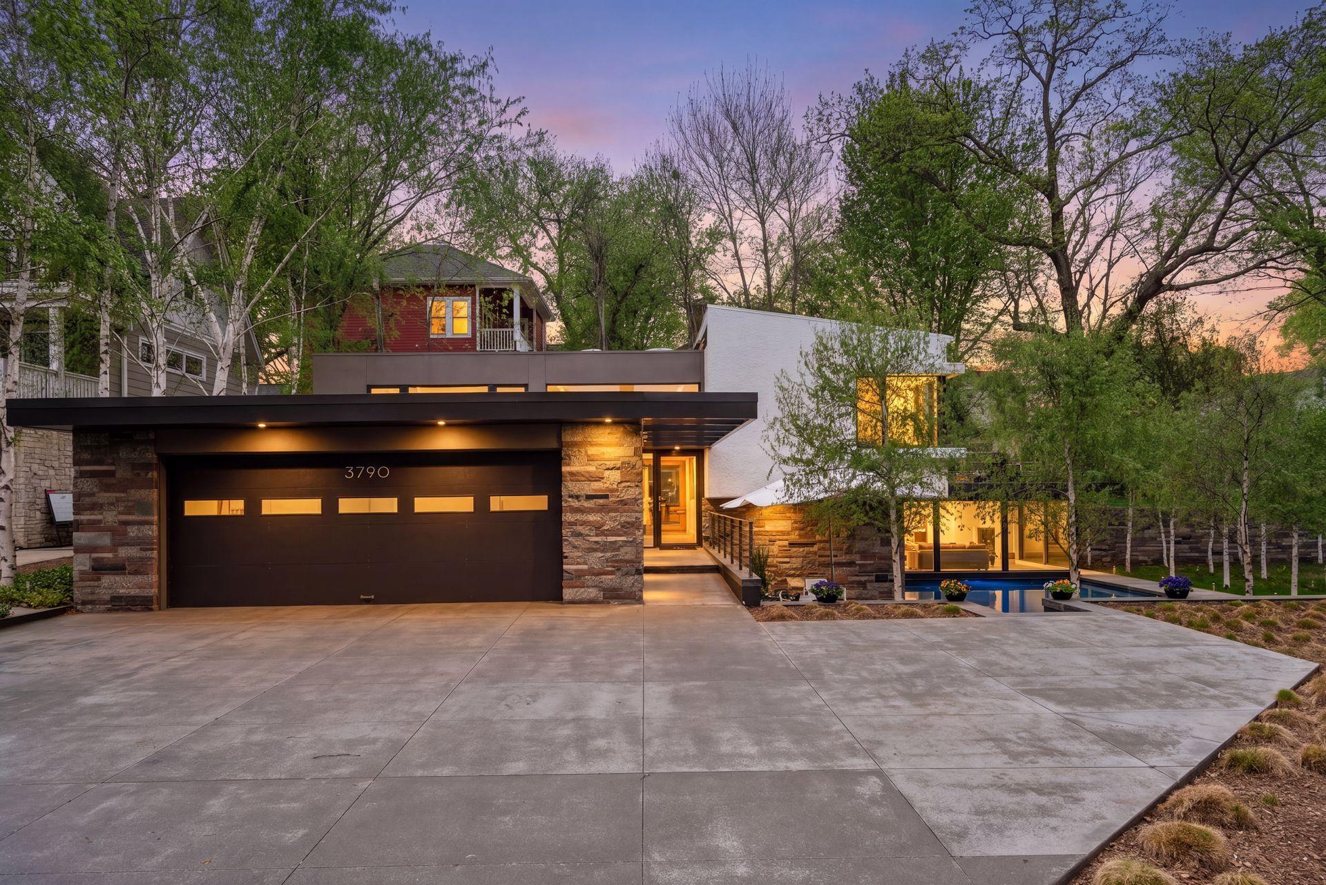 4th image of 3790 W Bde Maka Ska Pkwy, Minneapolis, MN 55410 | MLS# 7052110