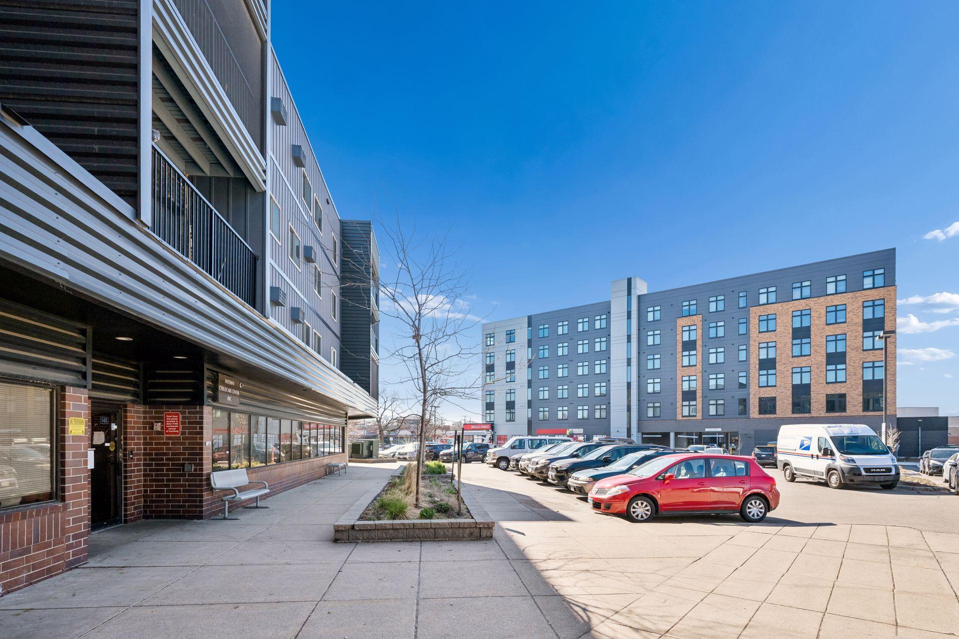 2nd image of 1 W Lake St, Minneapolis, MN 55408