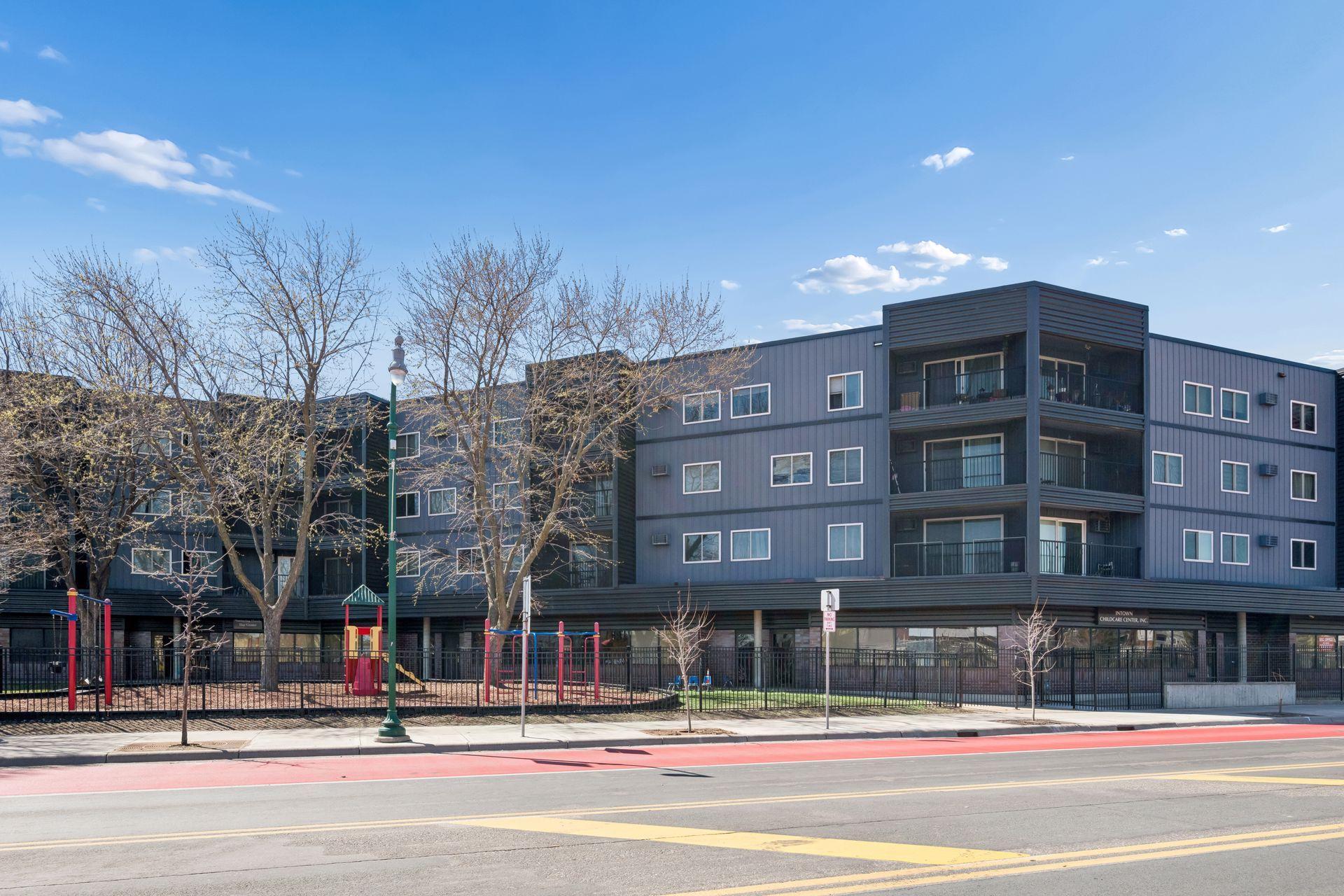 2nd image of 1 W Lake St, Minneapolis, MN 55408