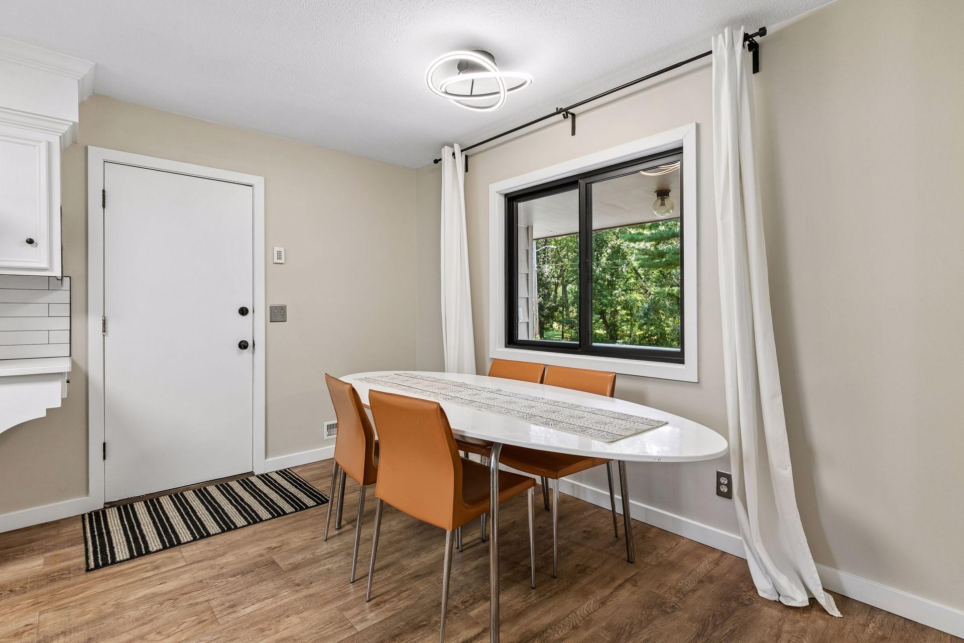 4th image of 2100 W 107Th St, Minneapolis, MN 55431 | MLS# 7052337