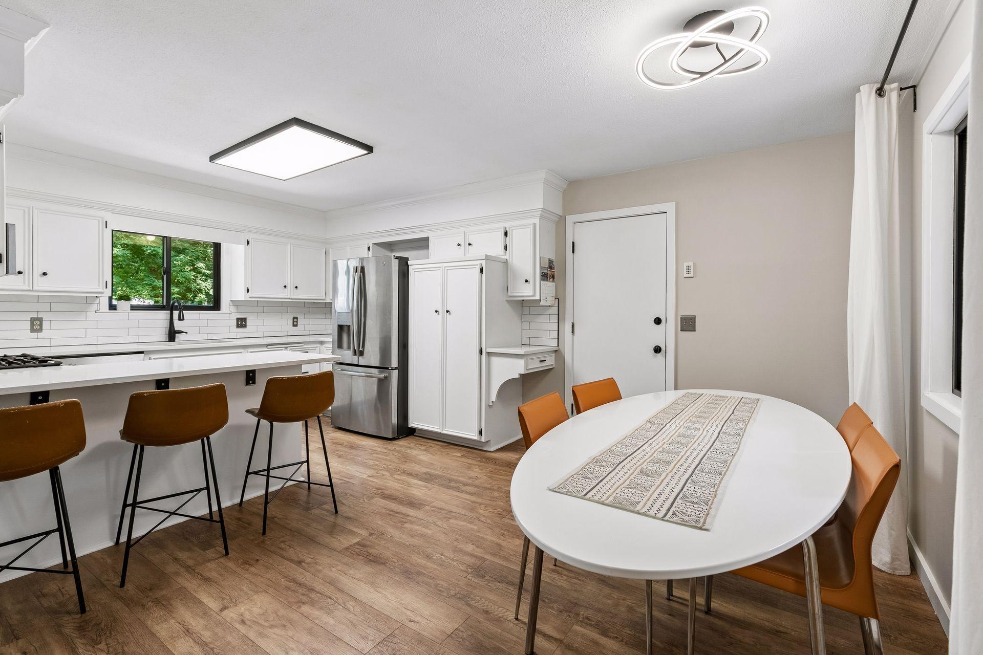 3rd image of 2100 W 107Th St, Minneapolis, MN 55431 | MLS# 7052337