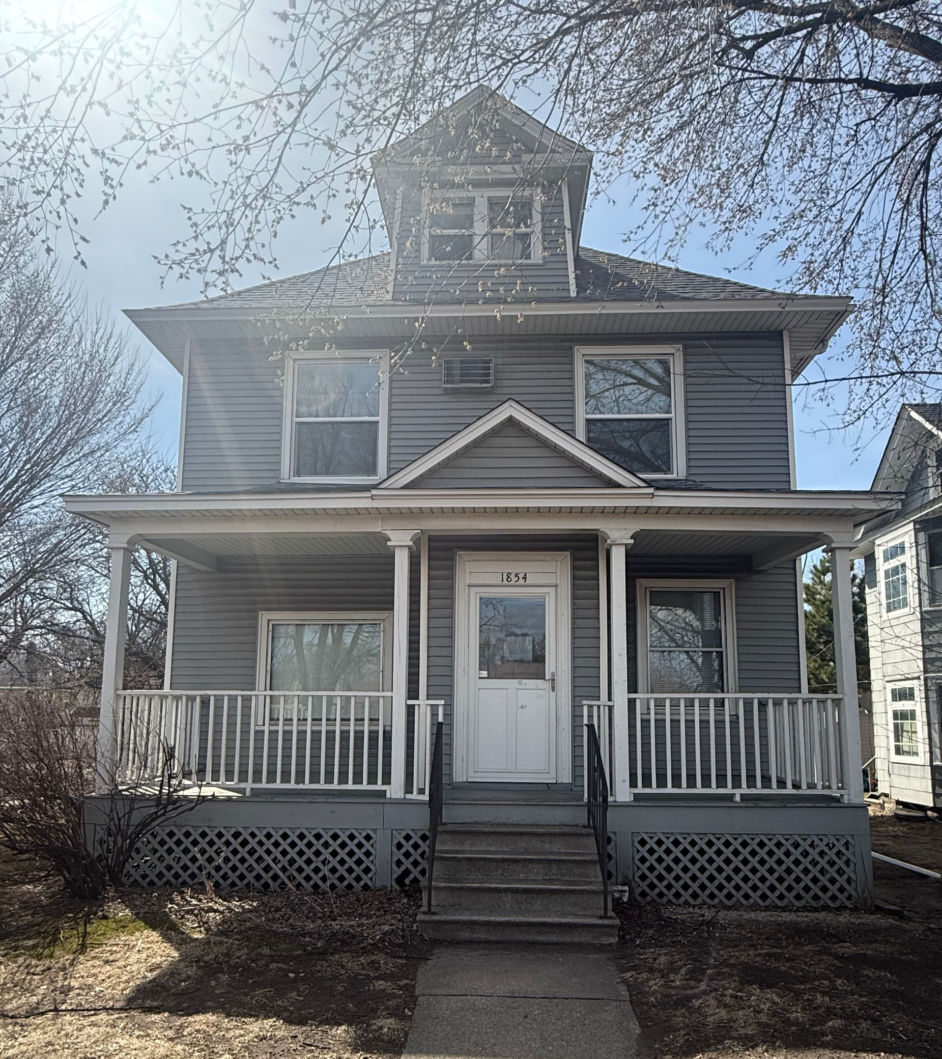 2nd image of 1854 Roblyn Ave, Saint Paul, MN 55104 | MLS# 7052605
