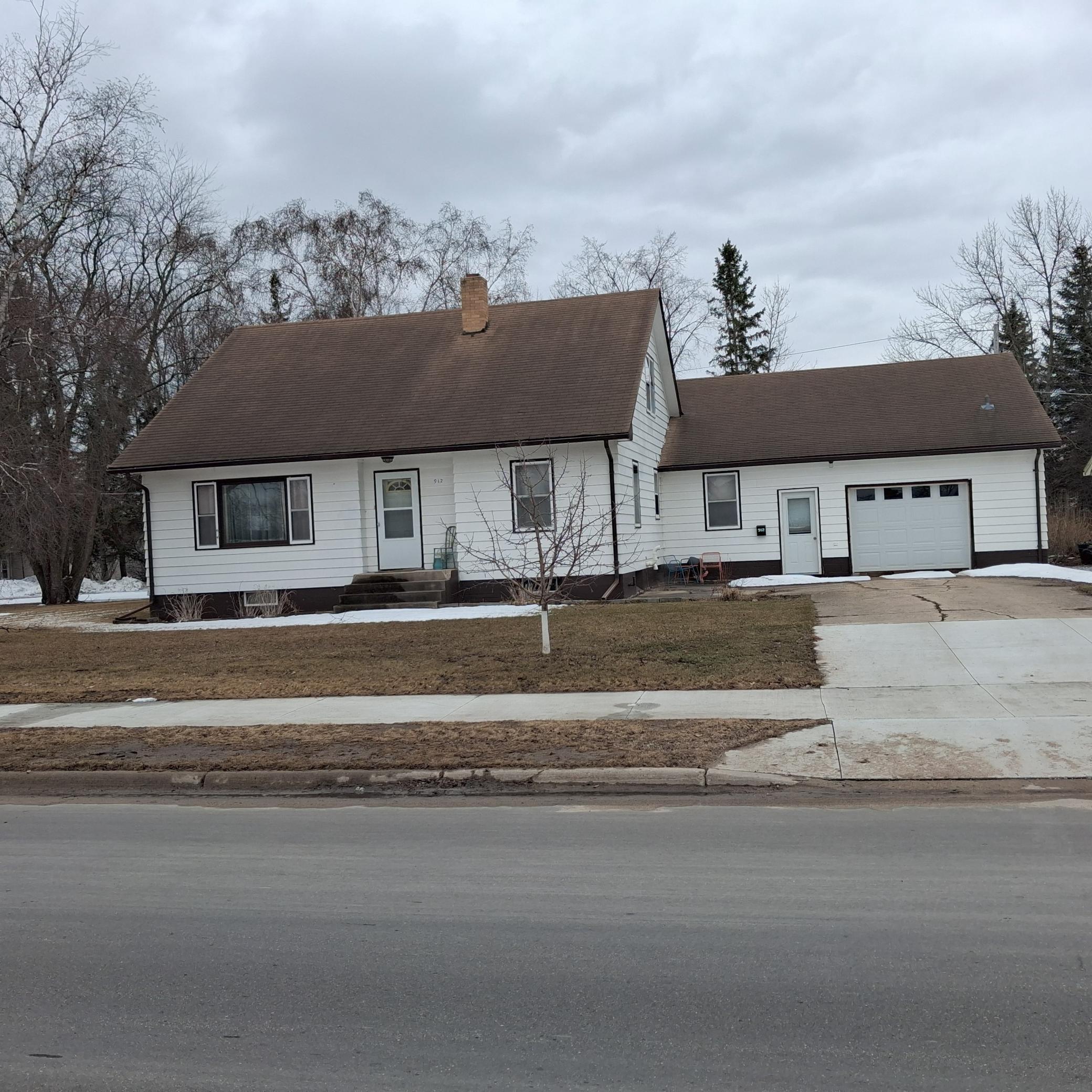 Homes for sale in Roseau, MN | 912 3rd St Ne, Roseau, MN 56751 | MLS# 7053031