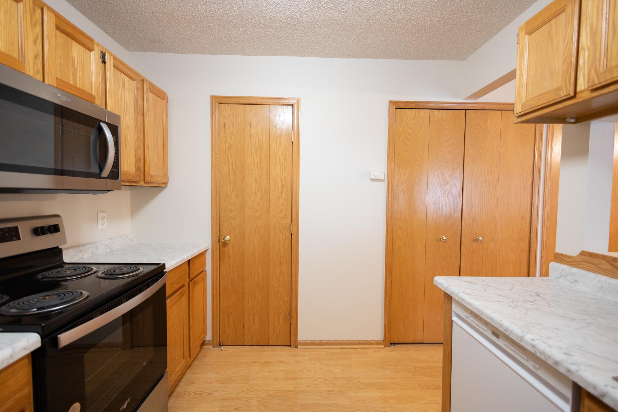 3rd image of 2005 Southcross Dr W #1006, Burnsville, MN 55306 | MLS# 7053338