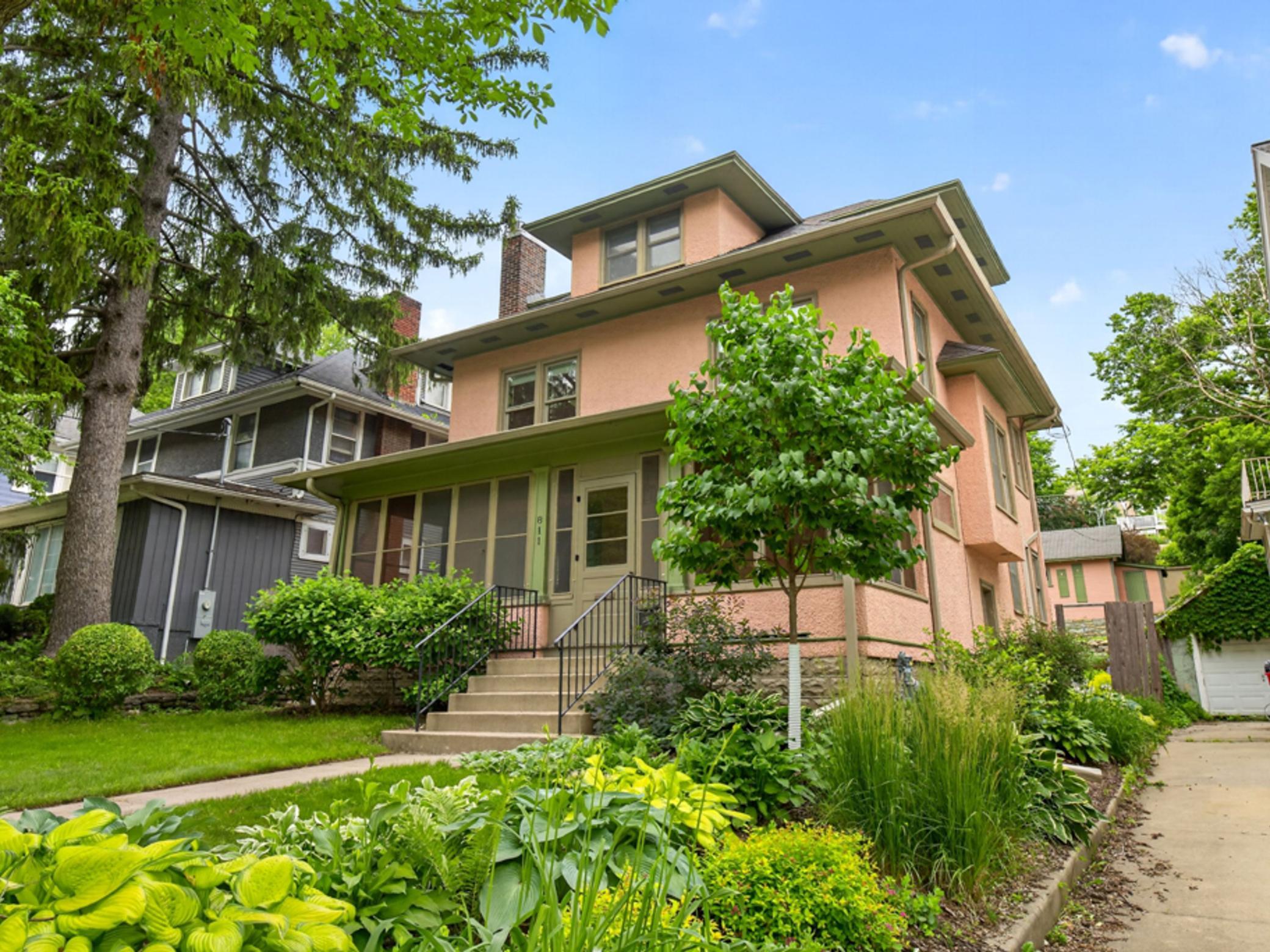 2nd image of 811 6th St Sw, Rochester, MN 55902 | MLS# 7053904