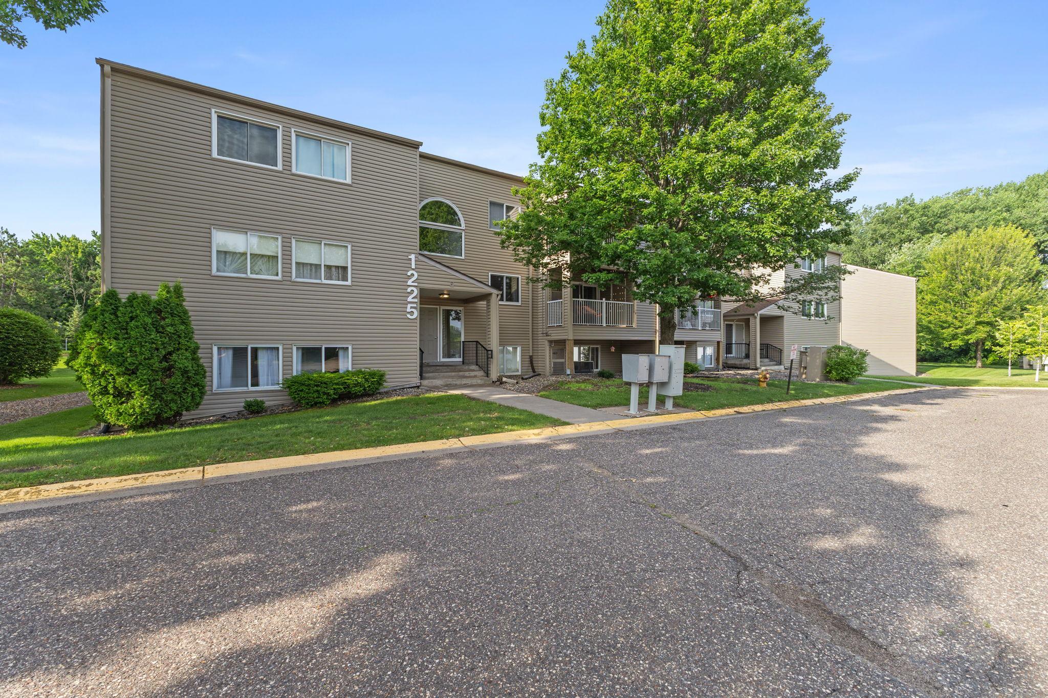 Homes for sale in Maplewood, MN | 1225 Ferndale St N #B9, Maplewood, MN 55119 | MLS# 7054044