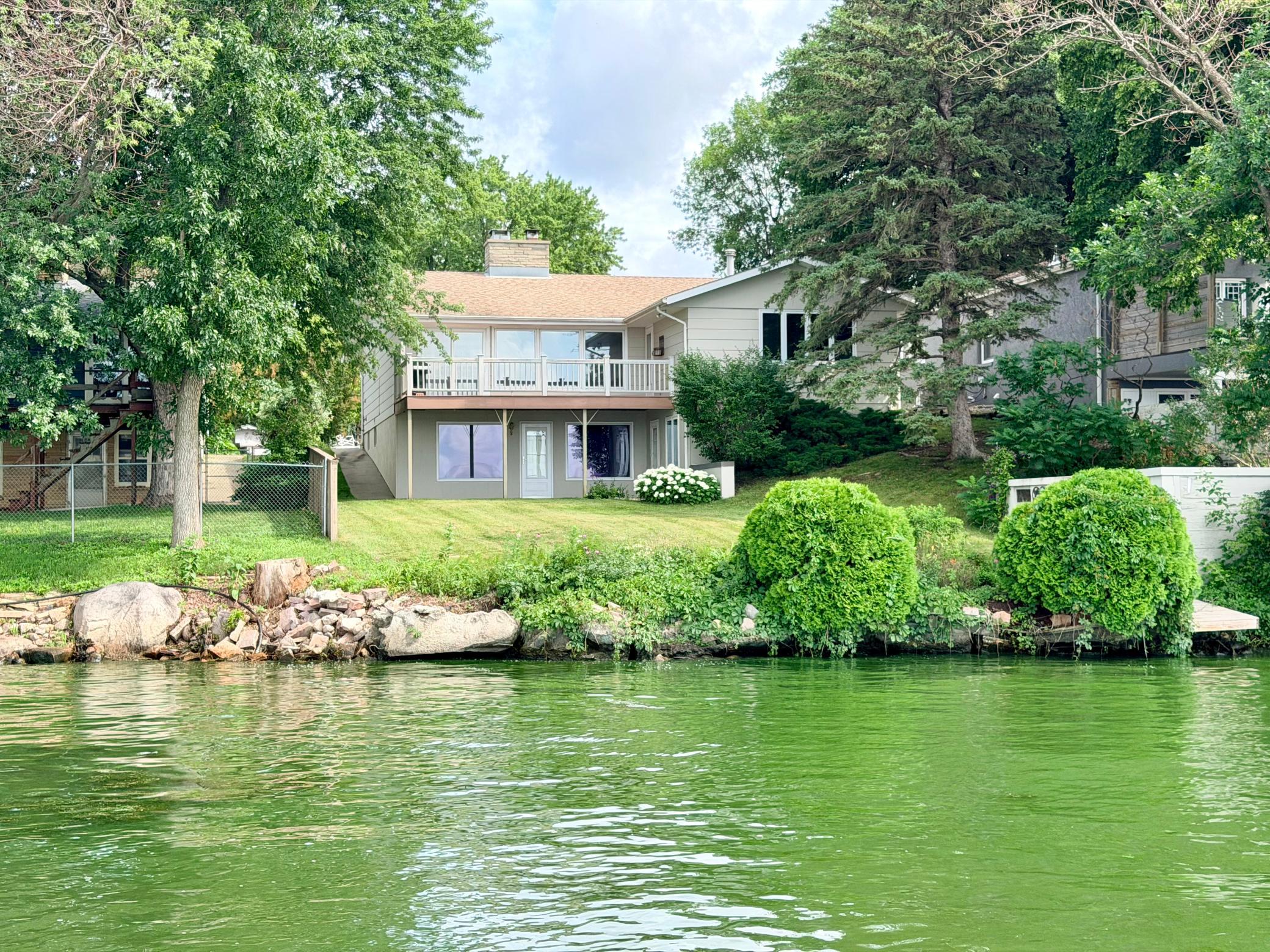 1st image of 809 W Lake Ave, Worthington, MN 56187 | MLS# 7054111